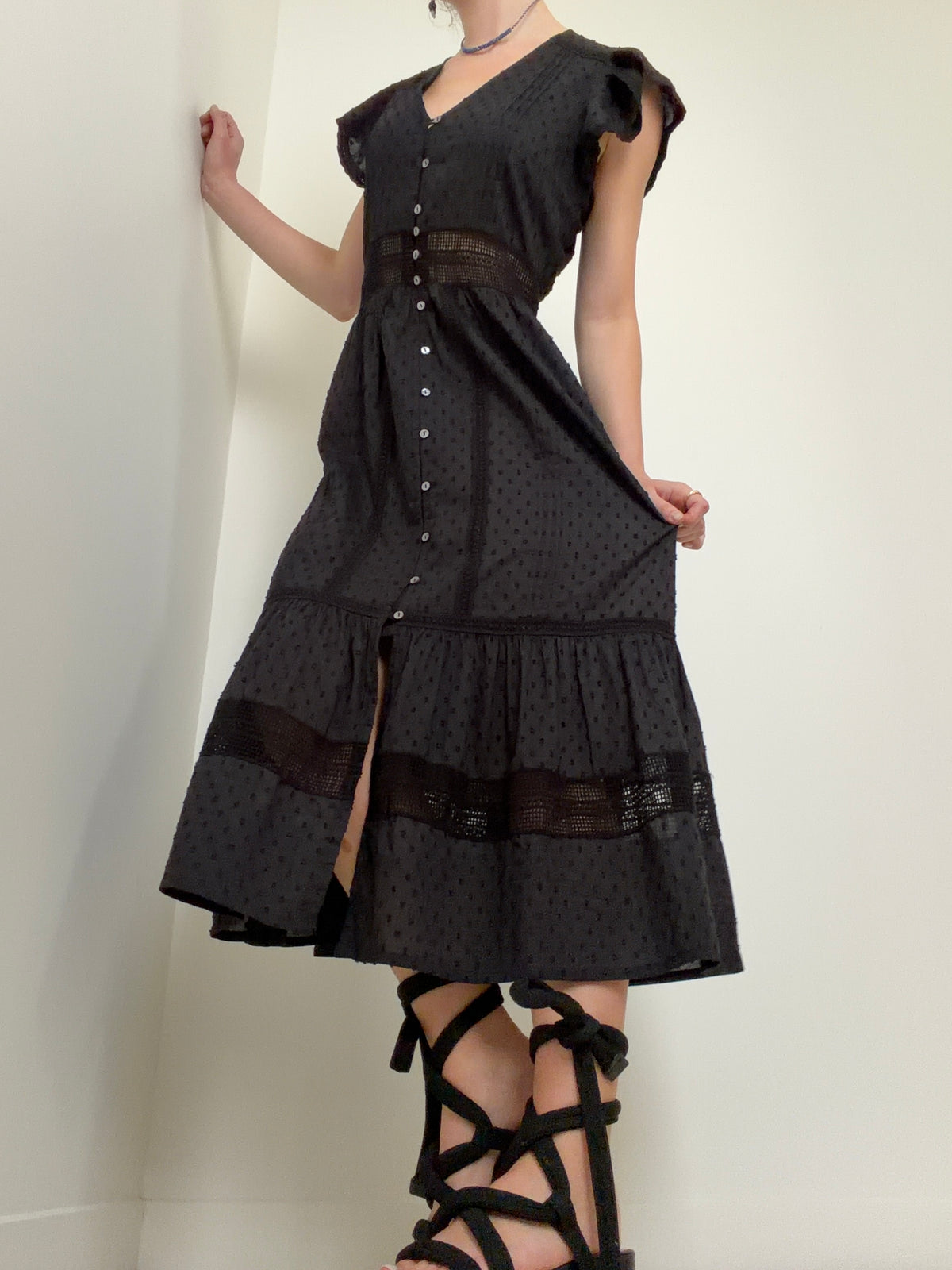 Nyla Beach Midi Dress Black