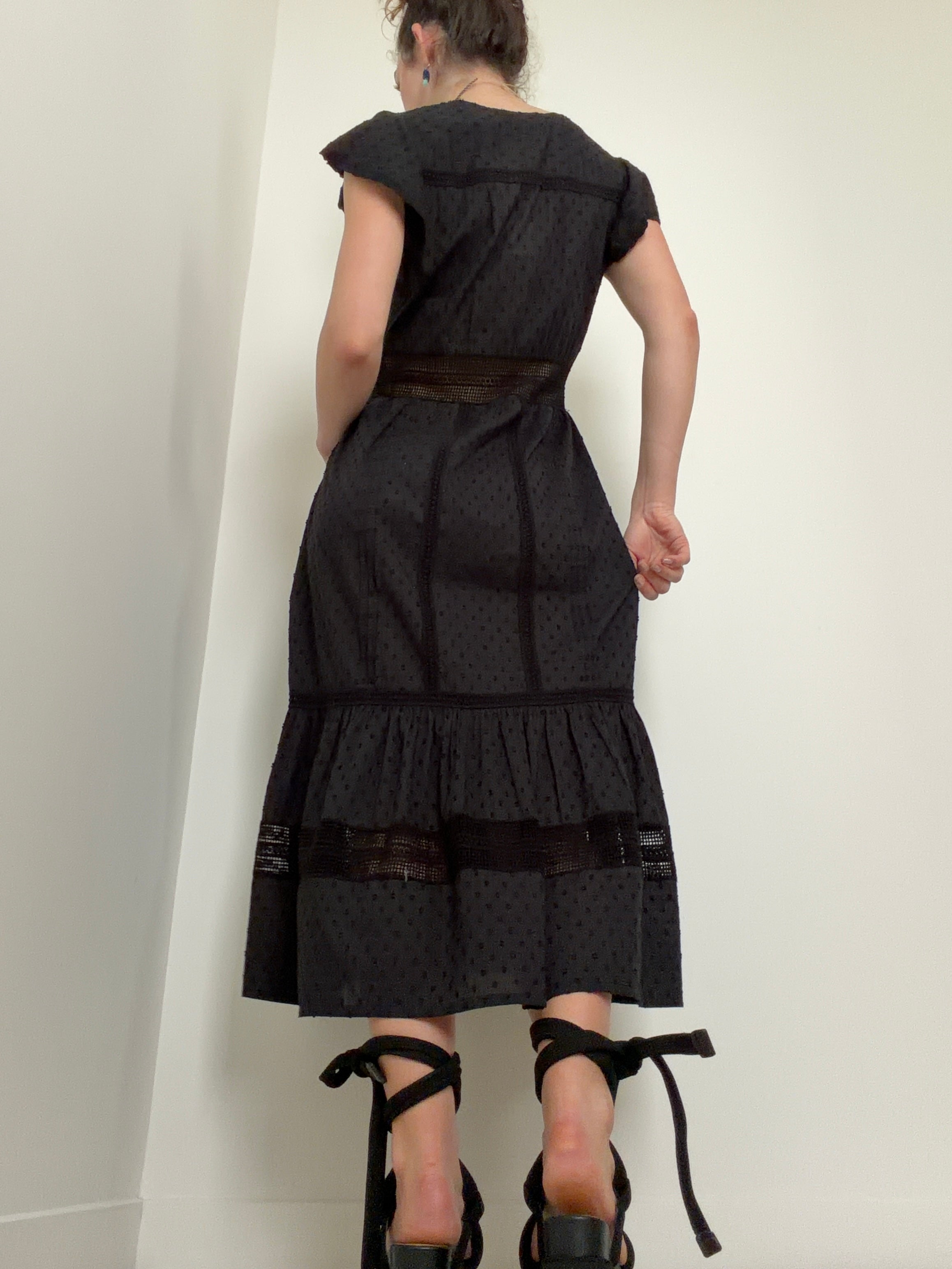 Nyla Beach Midi Dress Black