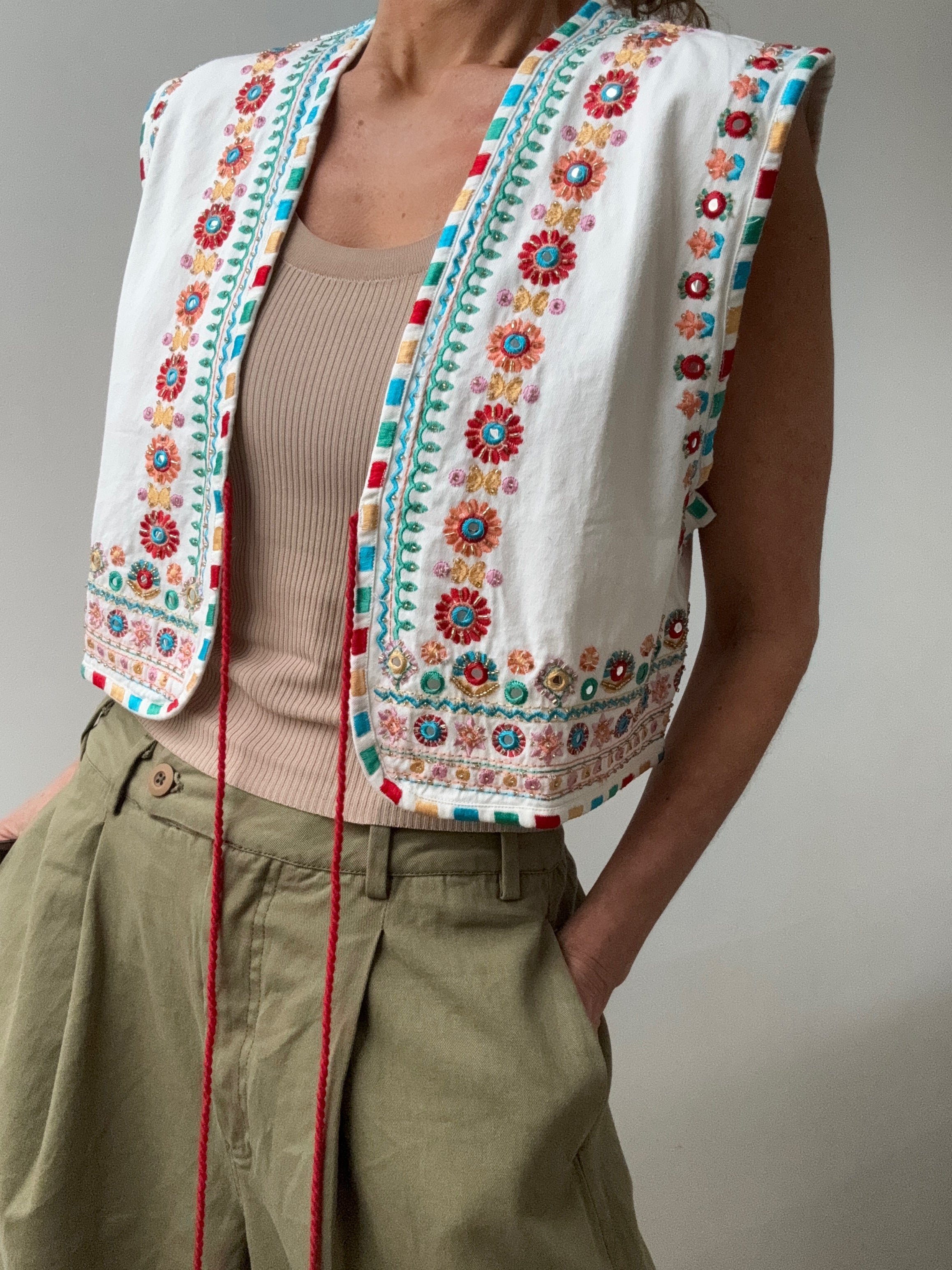 Amina Cotton Vest White | Vests