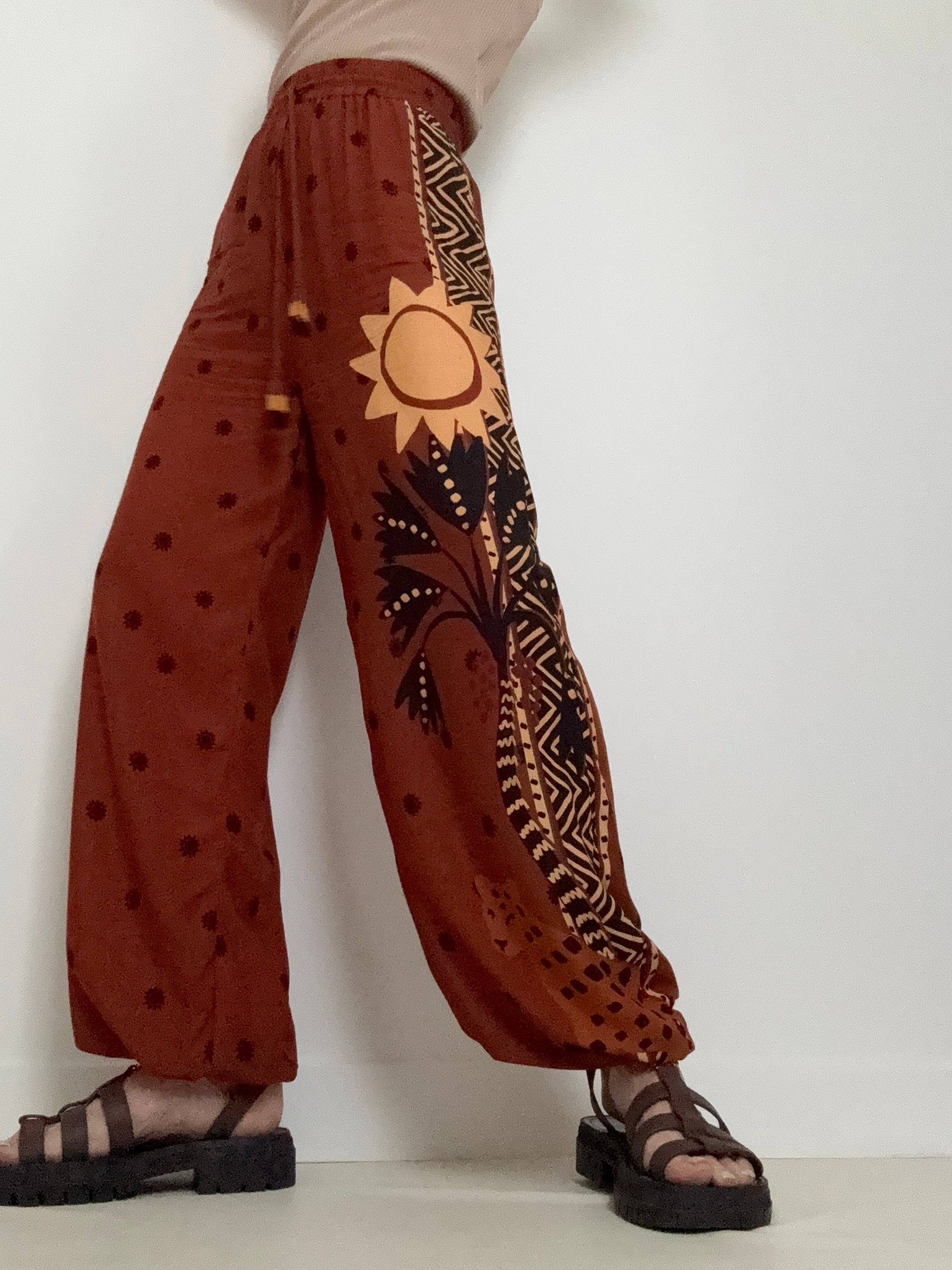 Farm Rio Pants Tropical Sun Printed Balloon Pants Brown