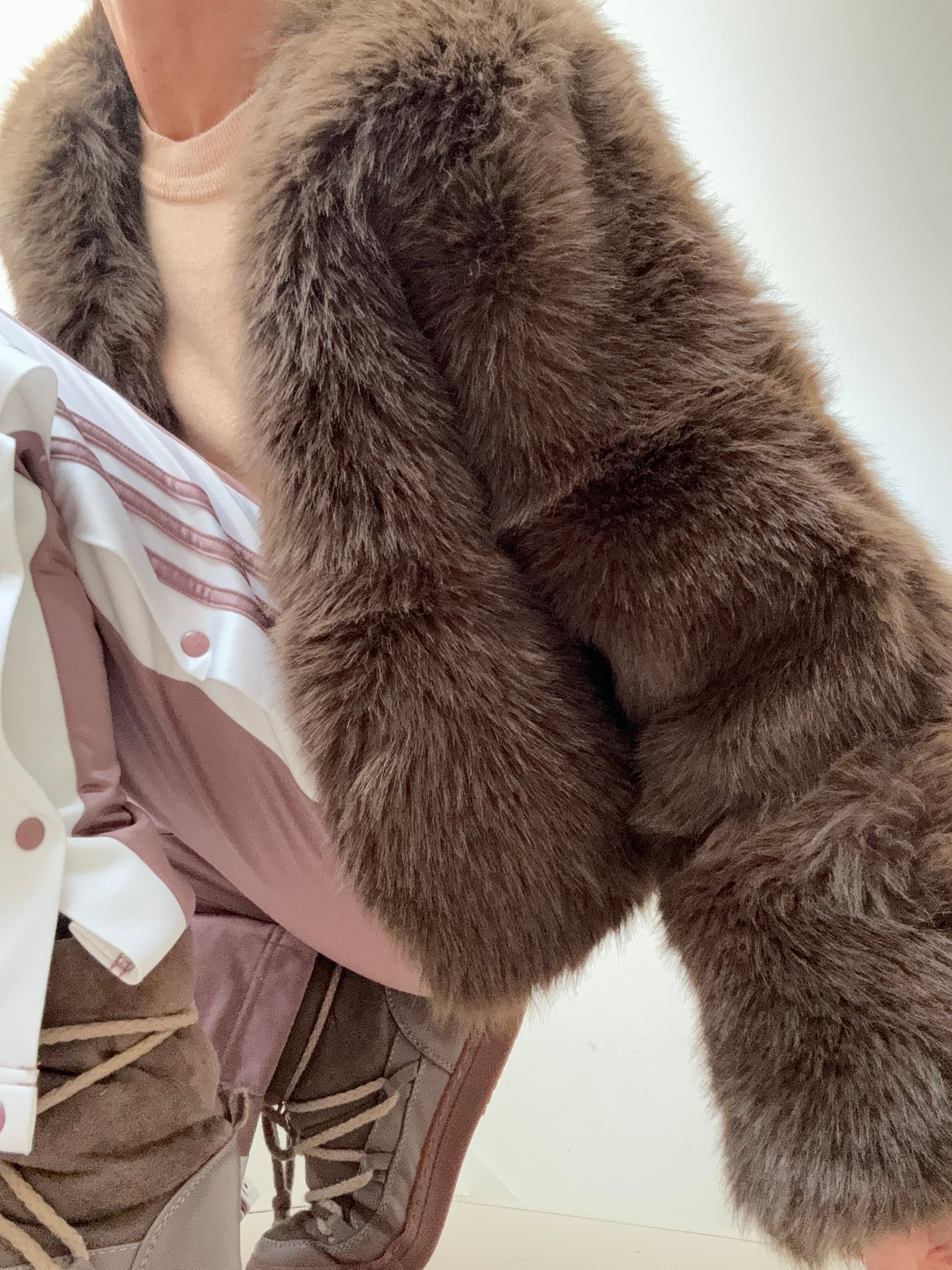 Future Nomads Jackets Medium Cropped Cacao Fur