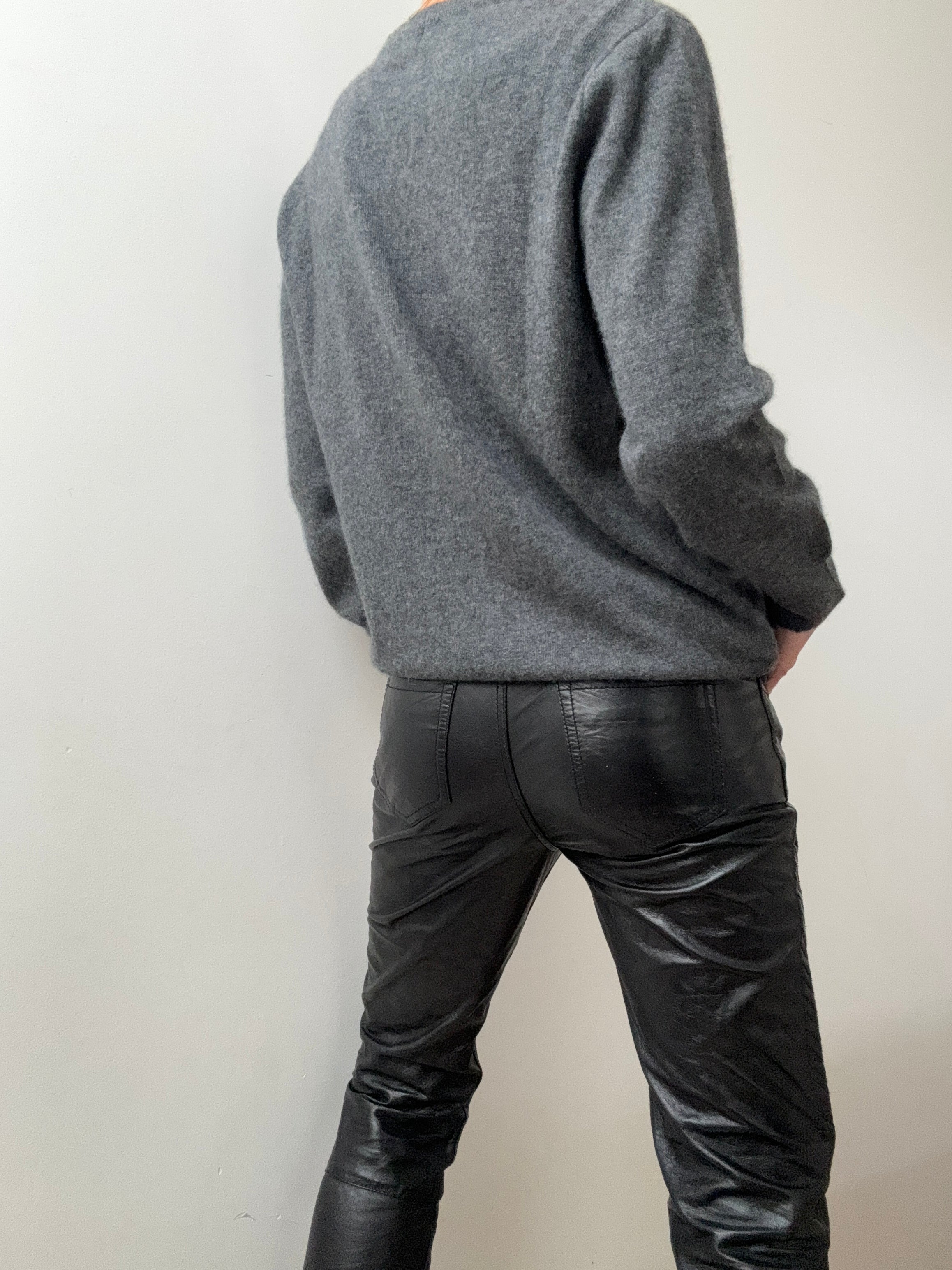 Classics Mens Cashmere V Neck Grey | Jumpers