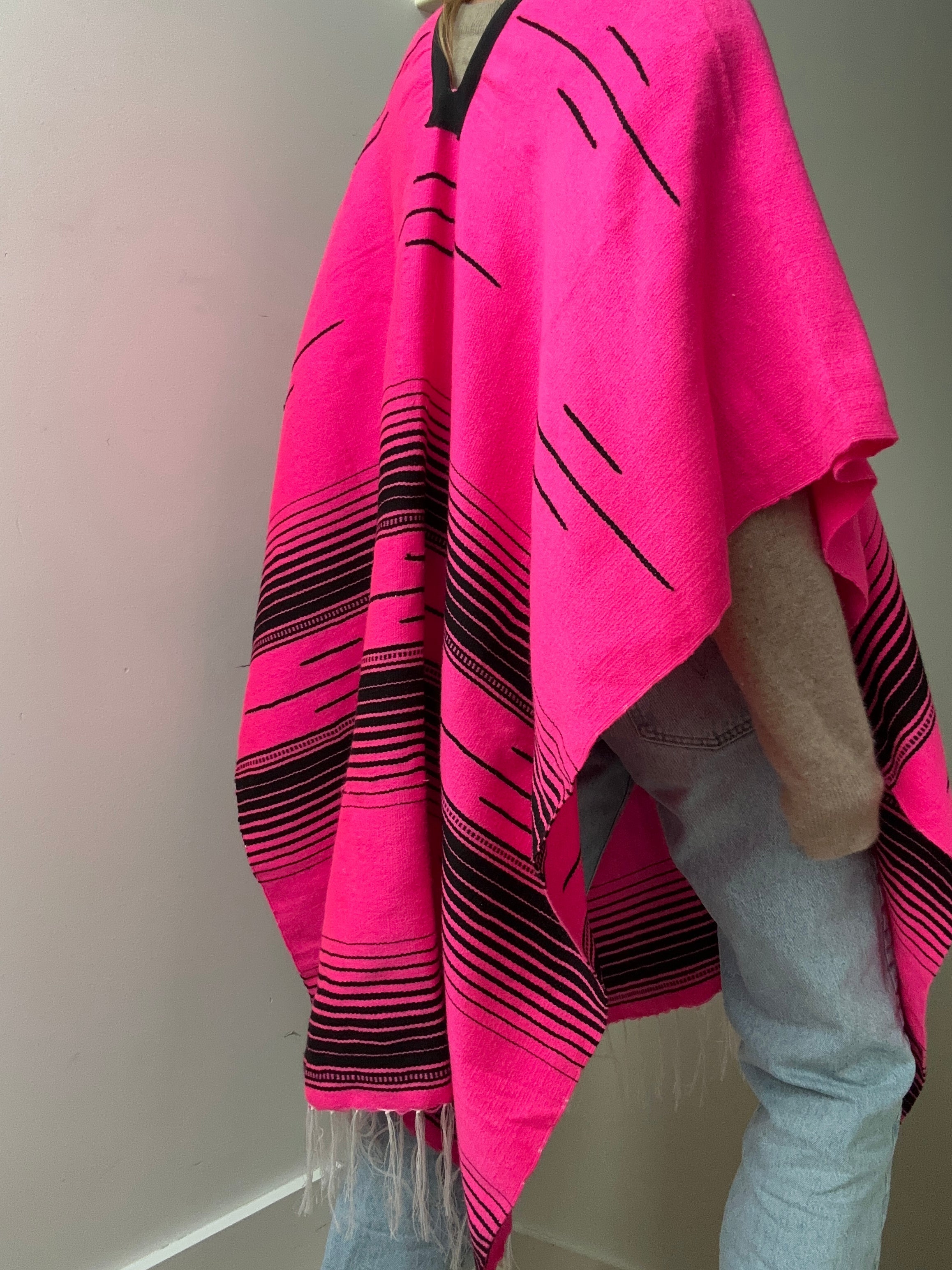 En Telar Woven Poncho Pink | Ponchos