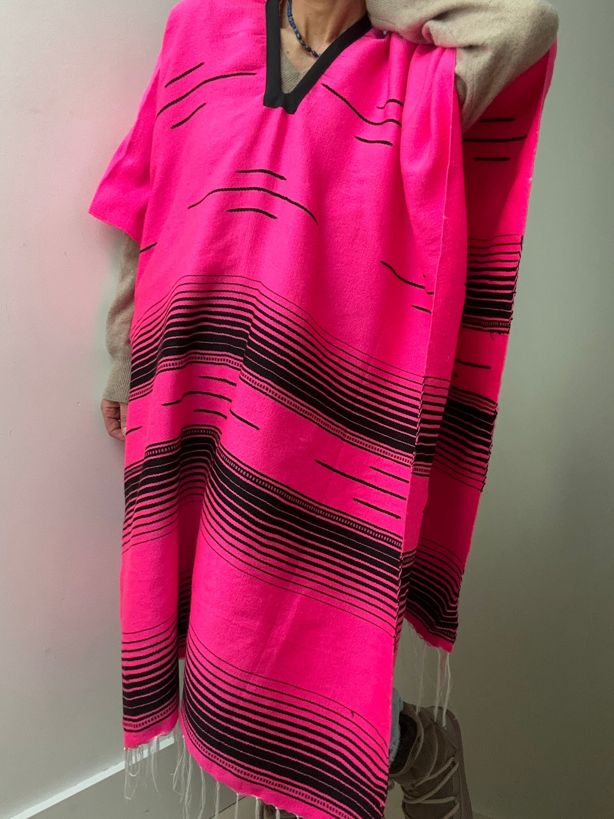 En Telar Woven Poncho Pink | Ponchos