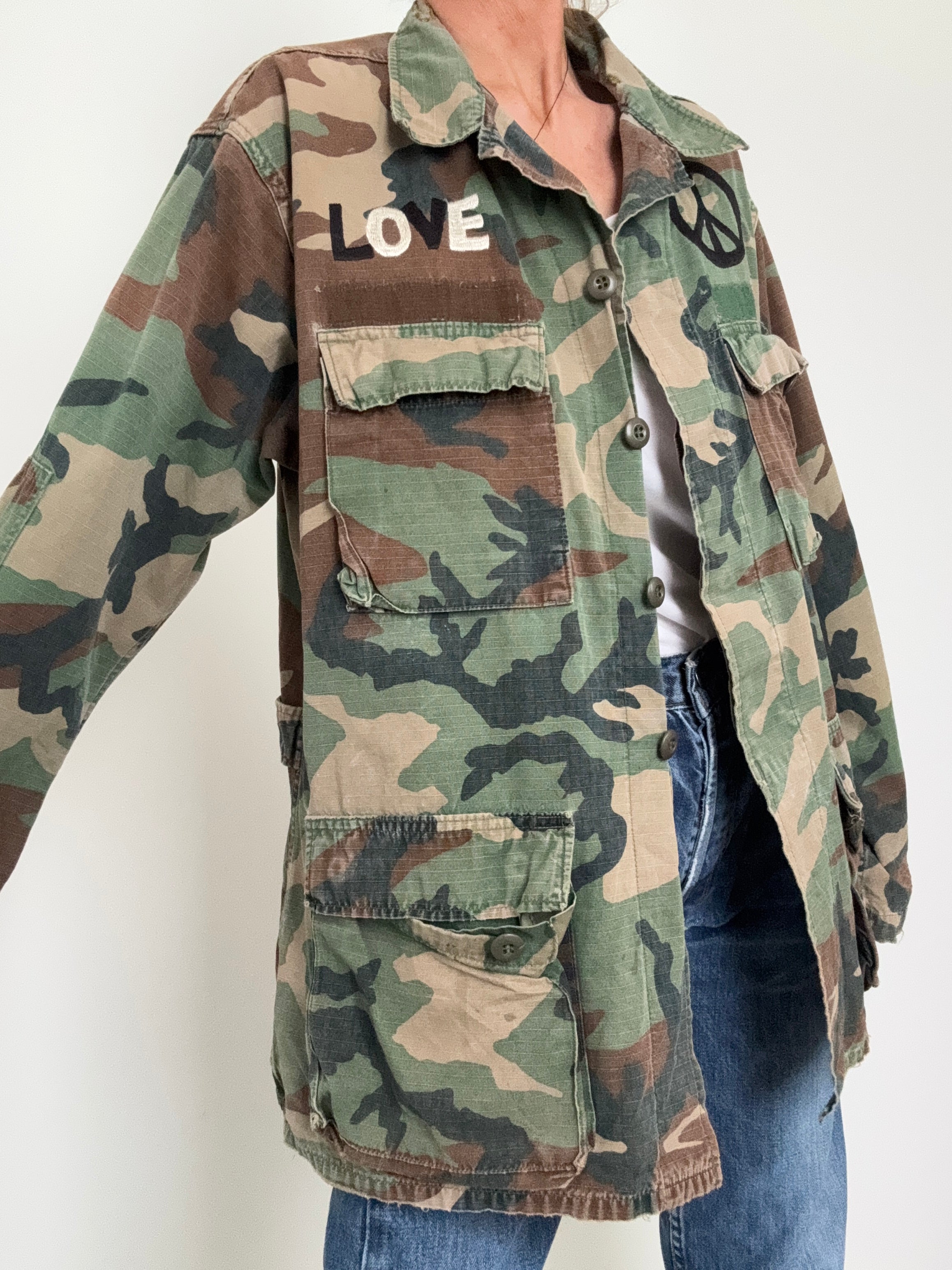 Future Nomads Shirts Med-Large Camo Peace & Love SS261