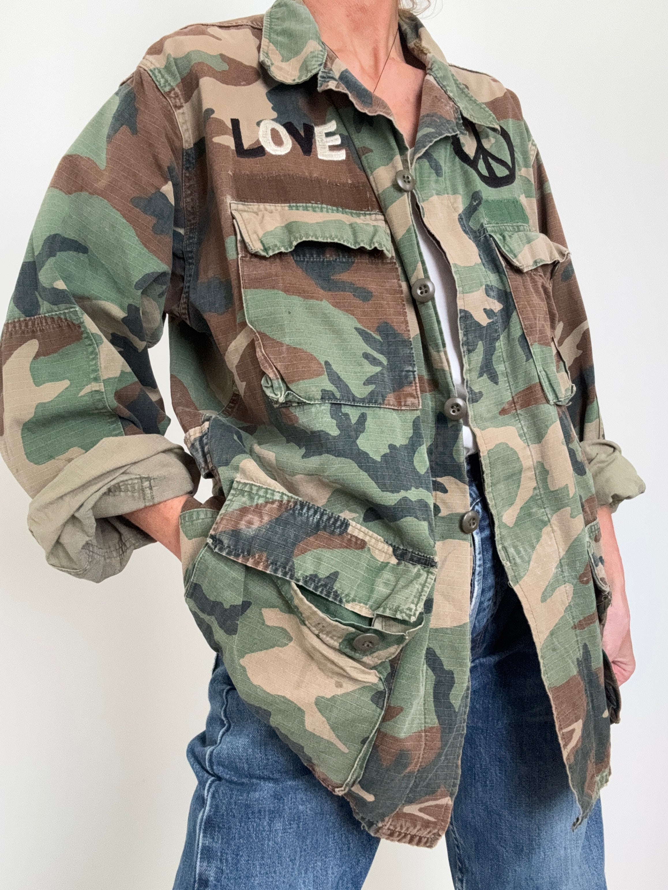 Future Nomads Shirts Med-Large Camo Peace & Love SS261