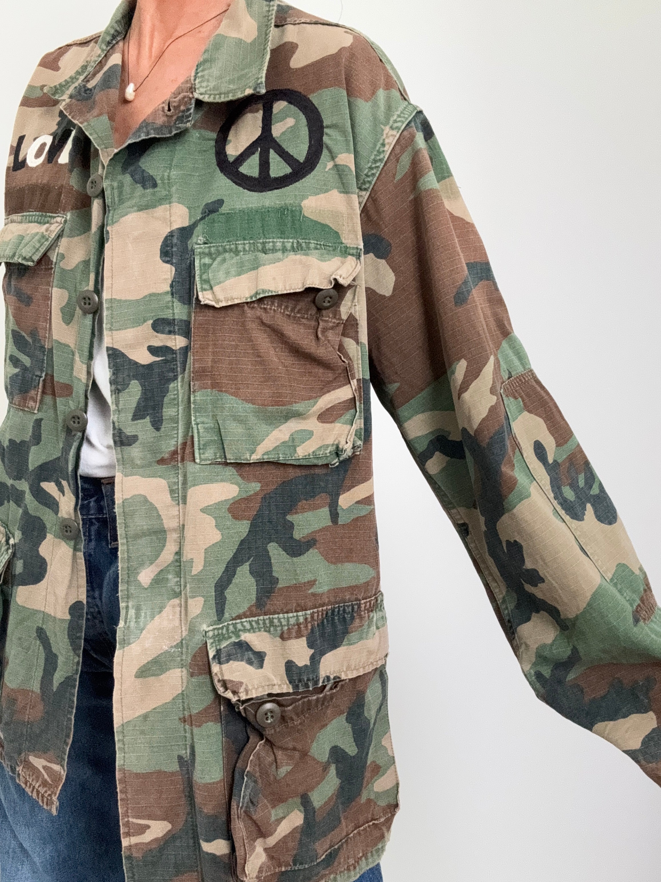 Future Nomads Shirts Med-Large Camo Peace & Love SS261