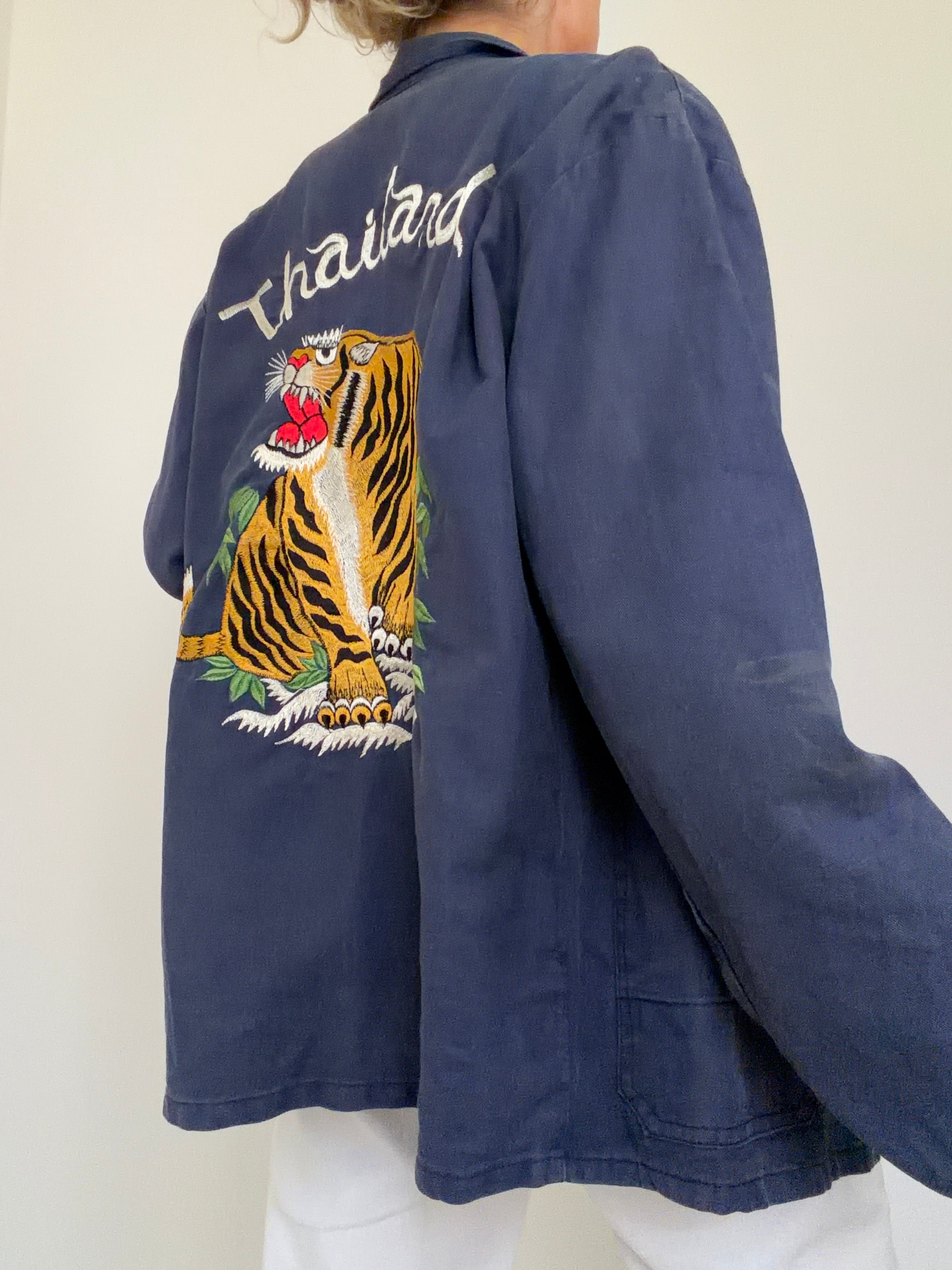 Future Nomads Shirts Medium Navy Tiger Vintage Shirt