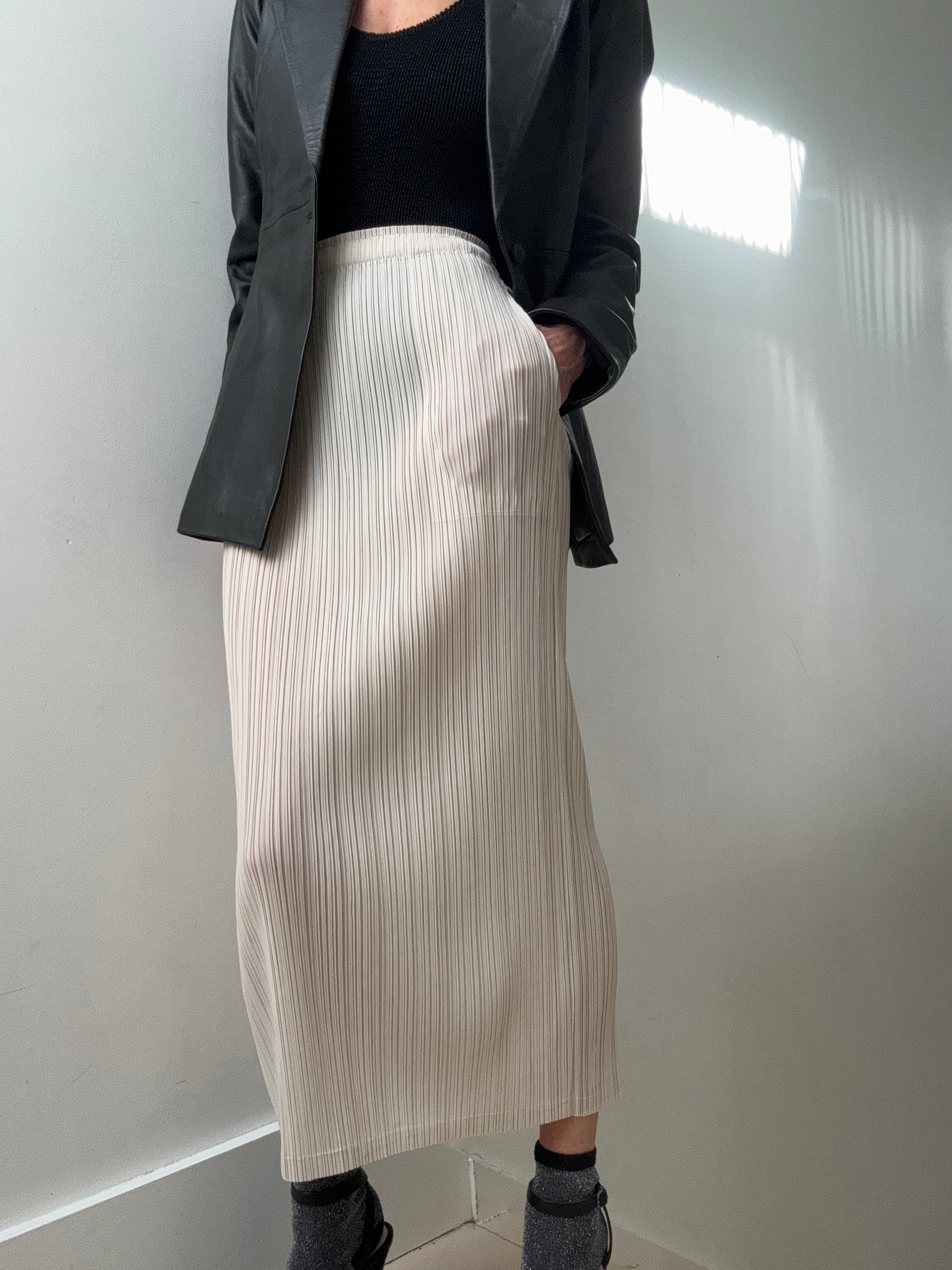 Pleated Skirt Cream | Skirts