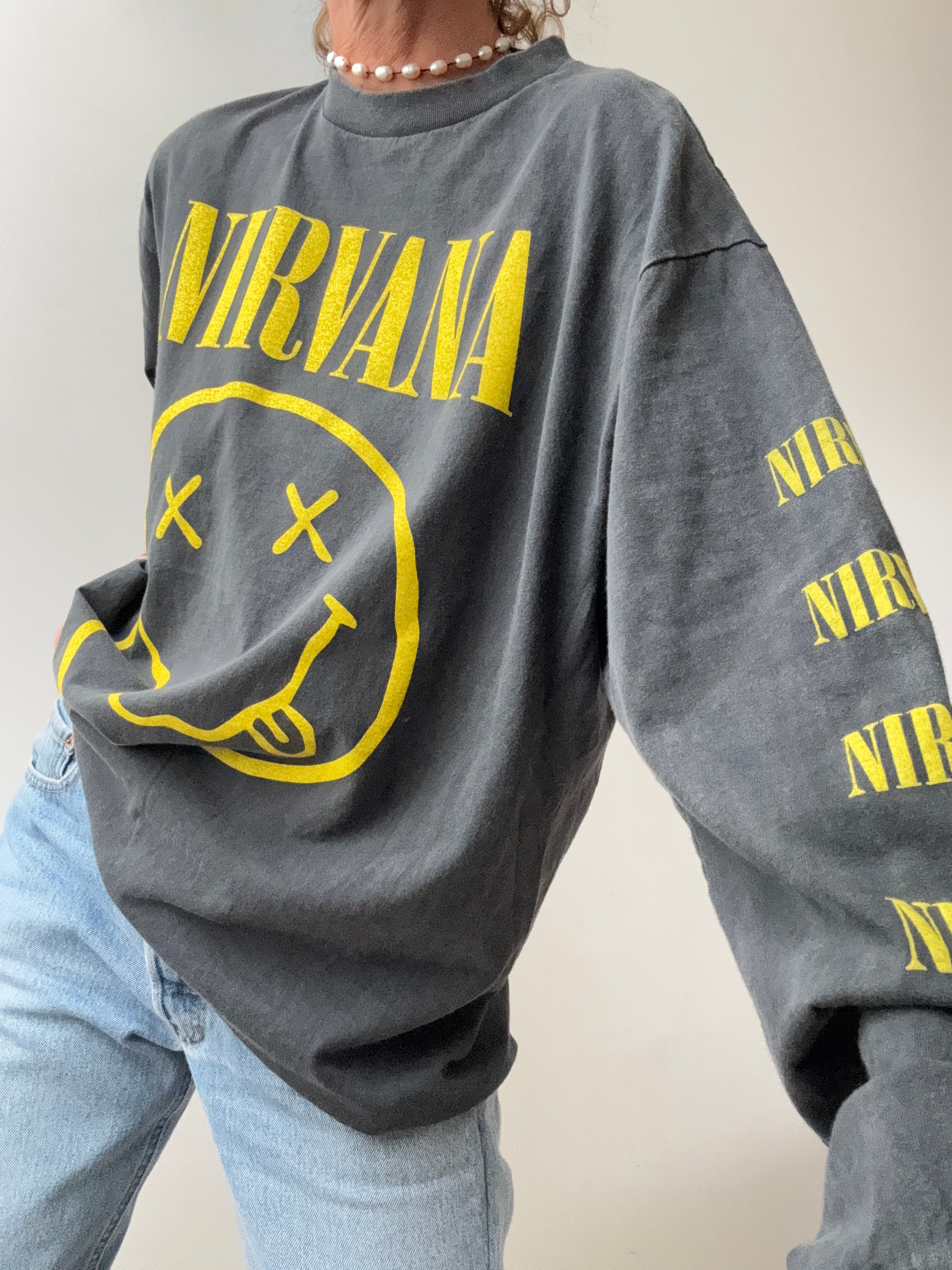 Future Nomads Tops Black Smiley Long Sleeve