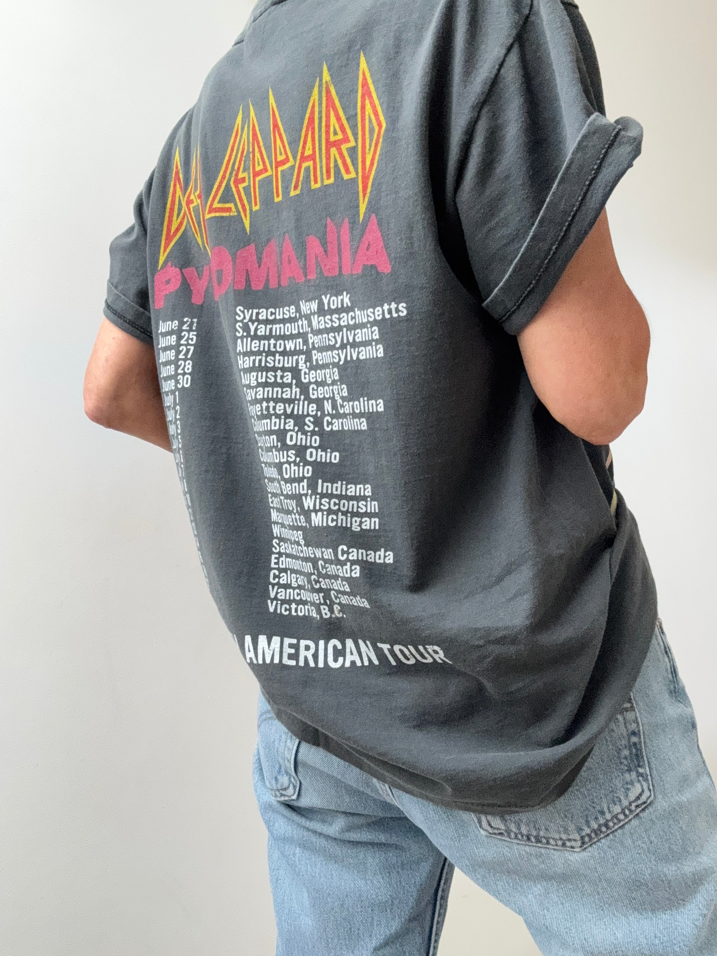 Future Nomads Tops Def Leppard Vintage Style Tee