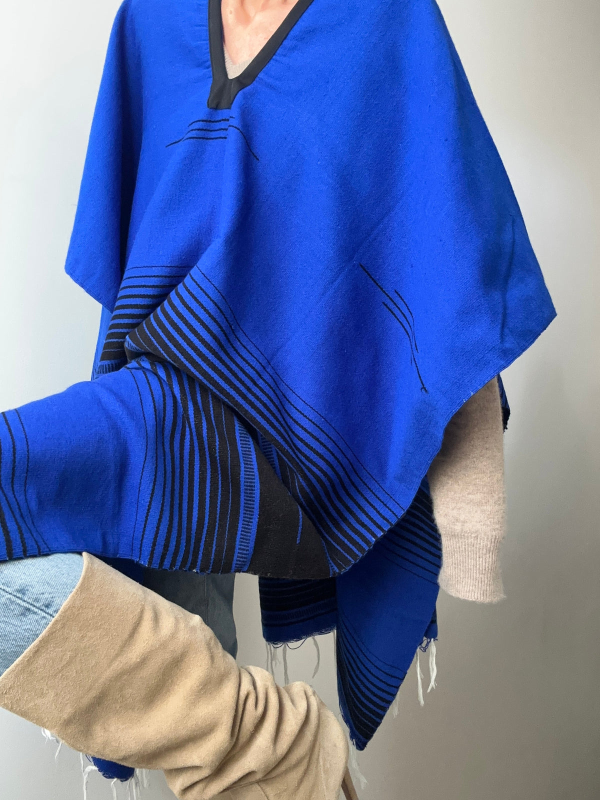 En Telar Woven Poncho Blue | Ponchos