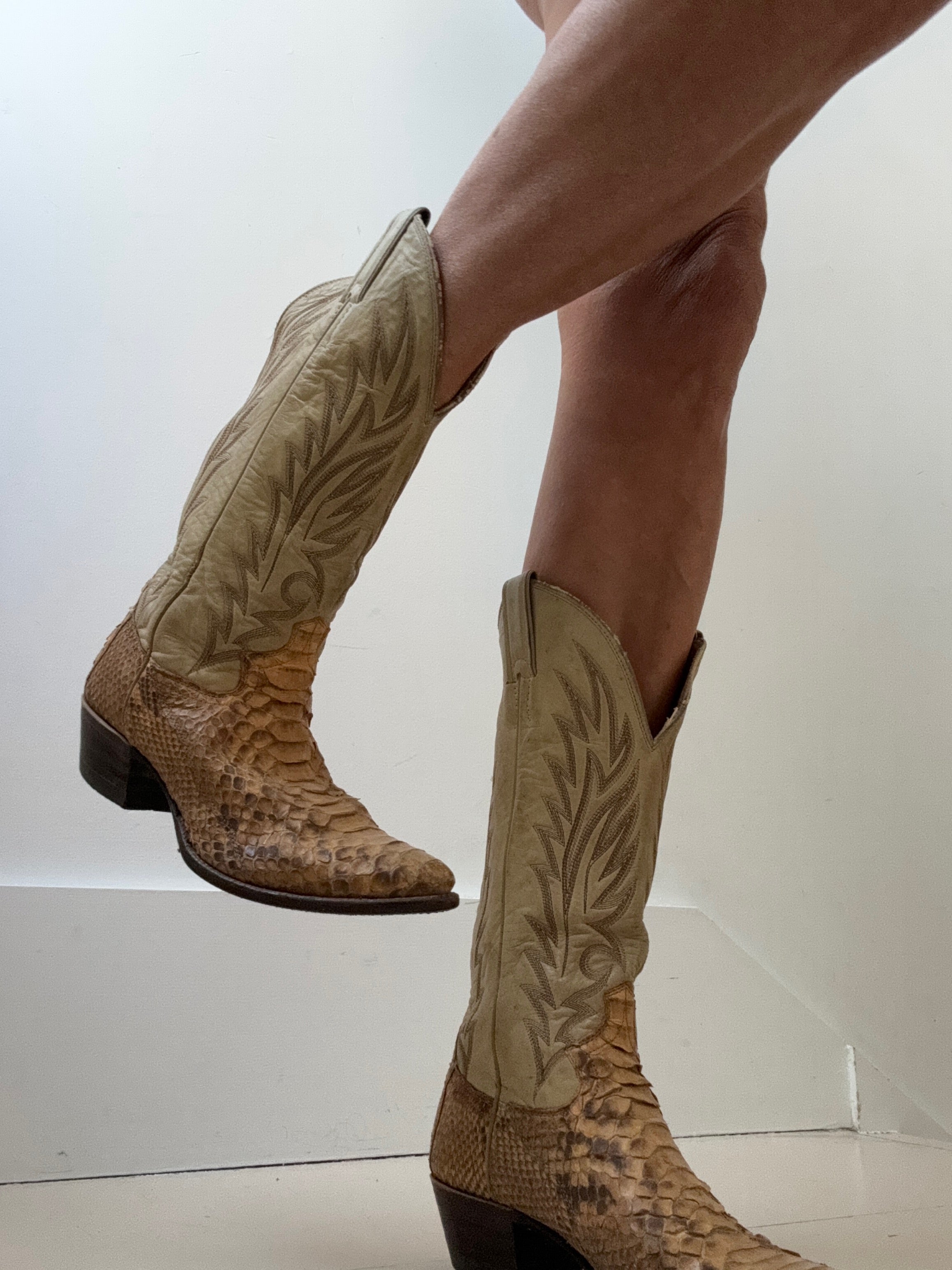 Jetsetbohemian Shoes EU 38 Vintage Snake Cowboy Boots 24