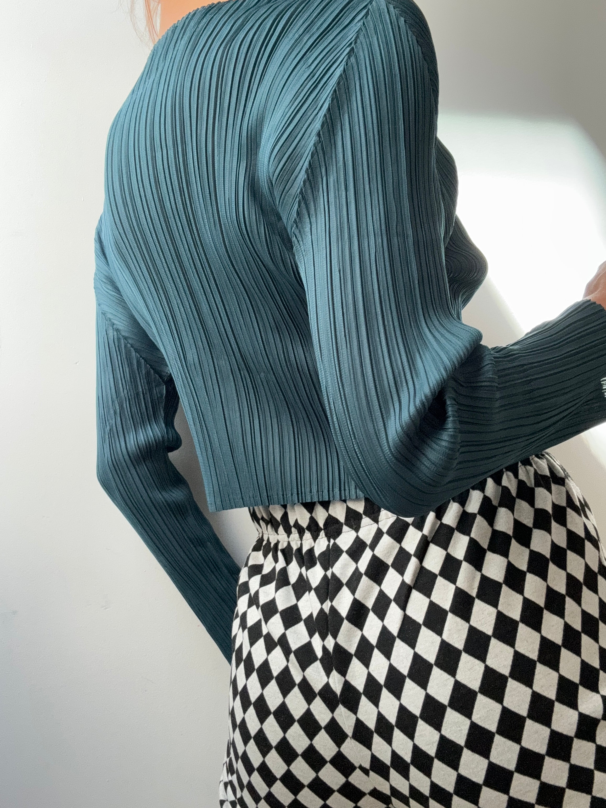 Pleat Me Long Sleeve Crop Top Teal | Tops