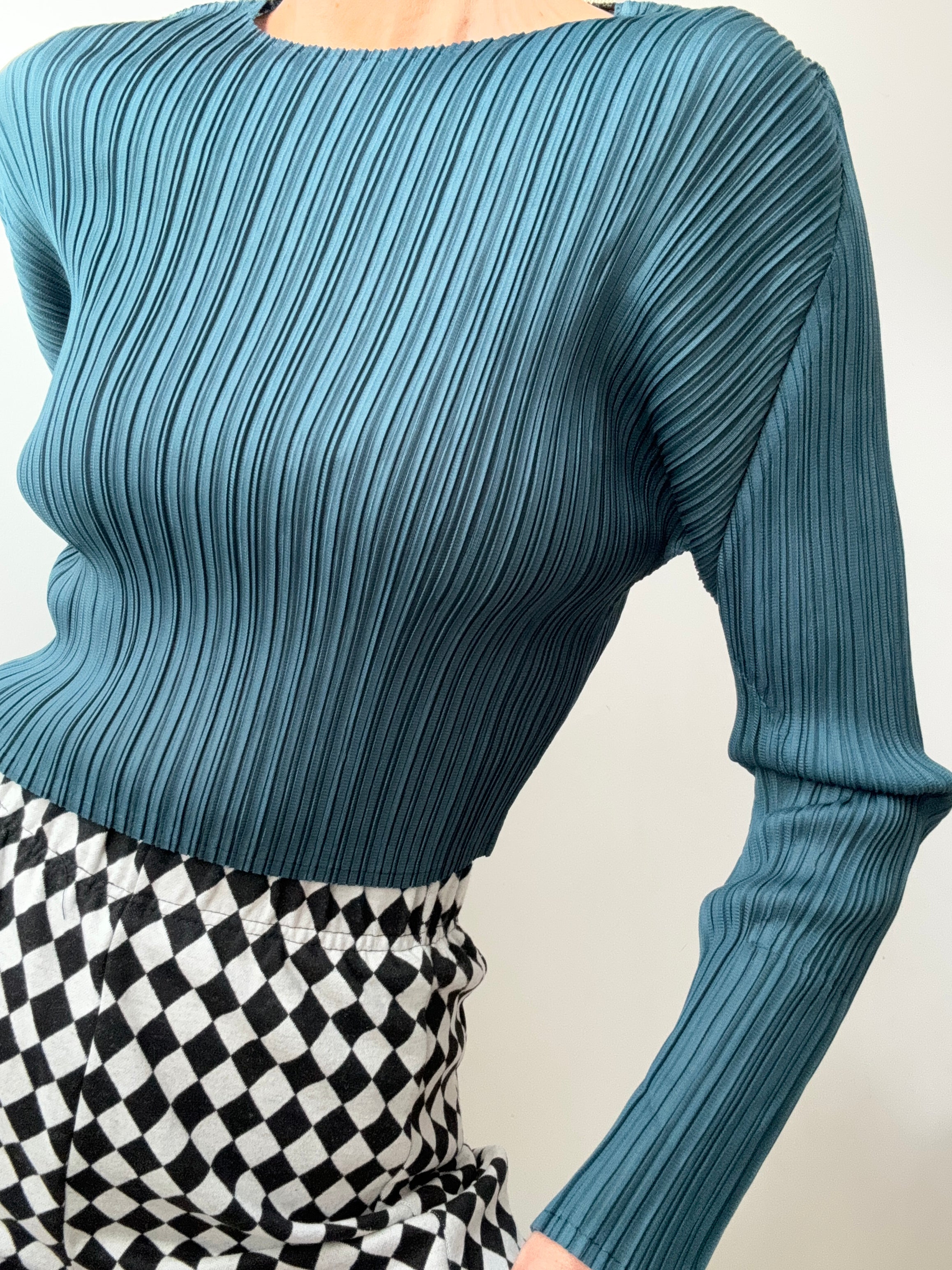 Pleat Me Long Sleeve Crop Top Teal | Tops