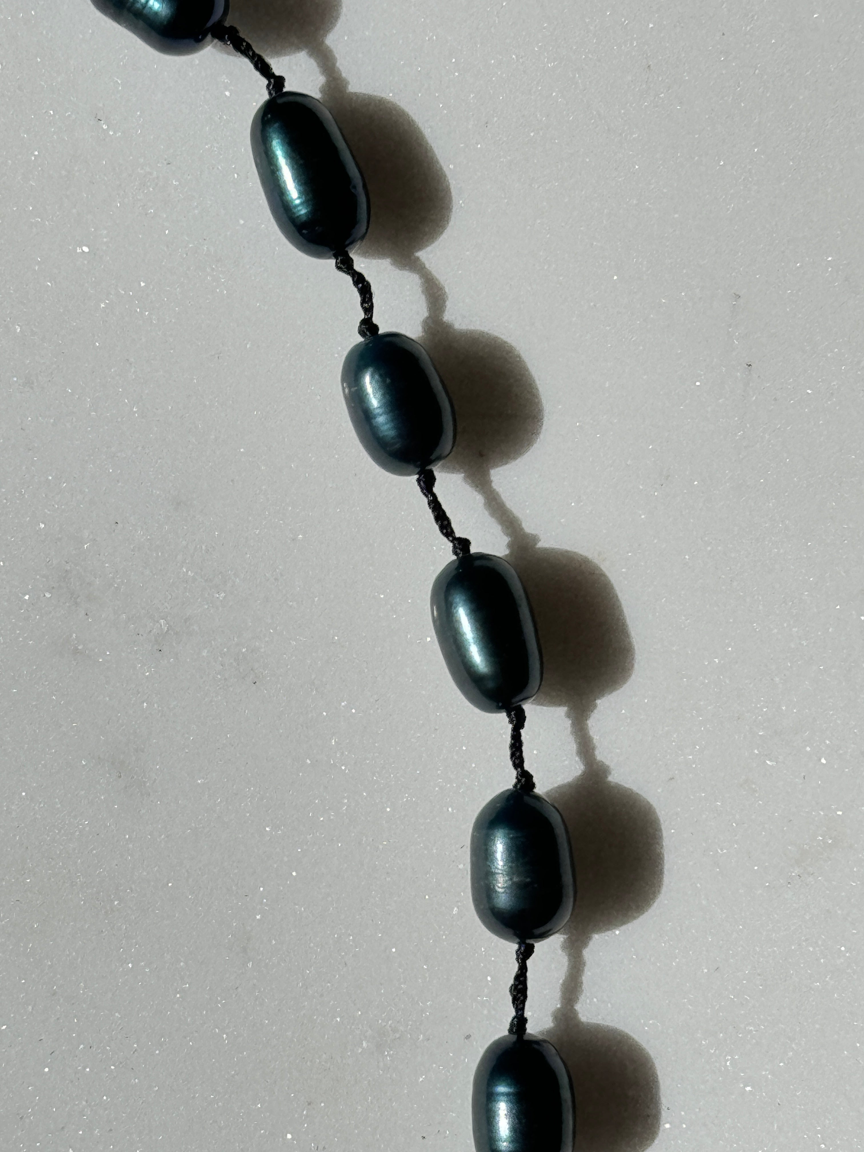 Black Pearl Double Knot String Choker | Necklaces