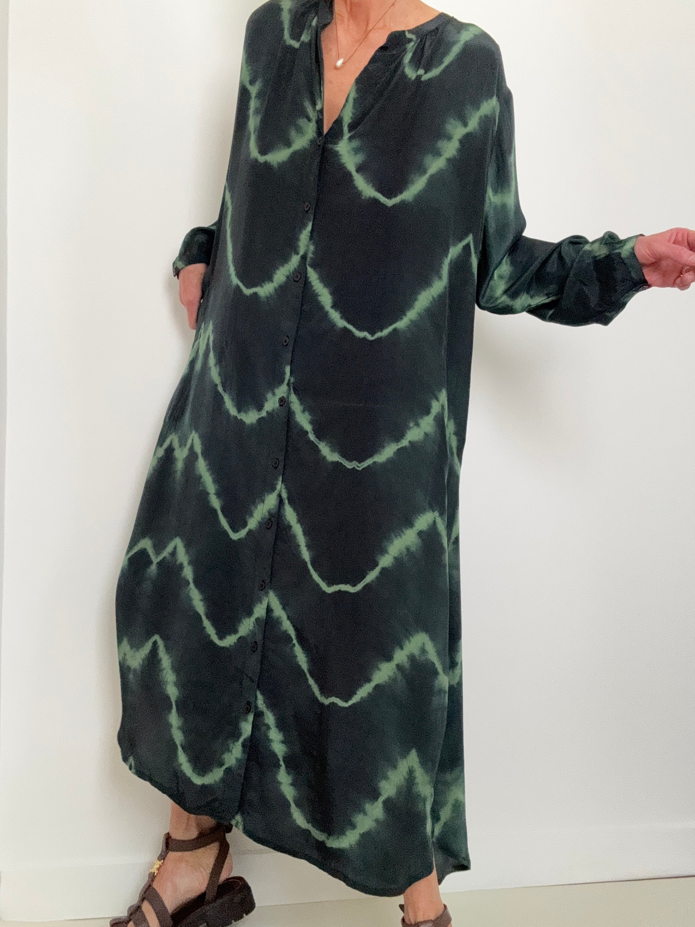 Nous Antwerp Lea Dress Green Shot | Dresses