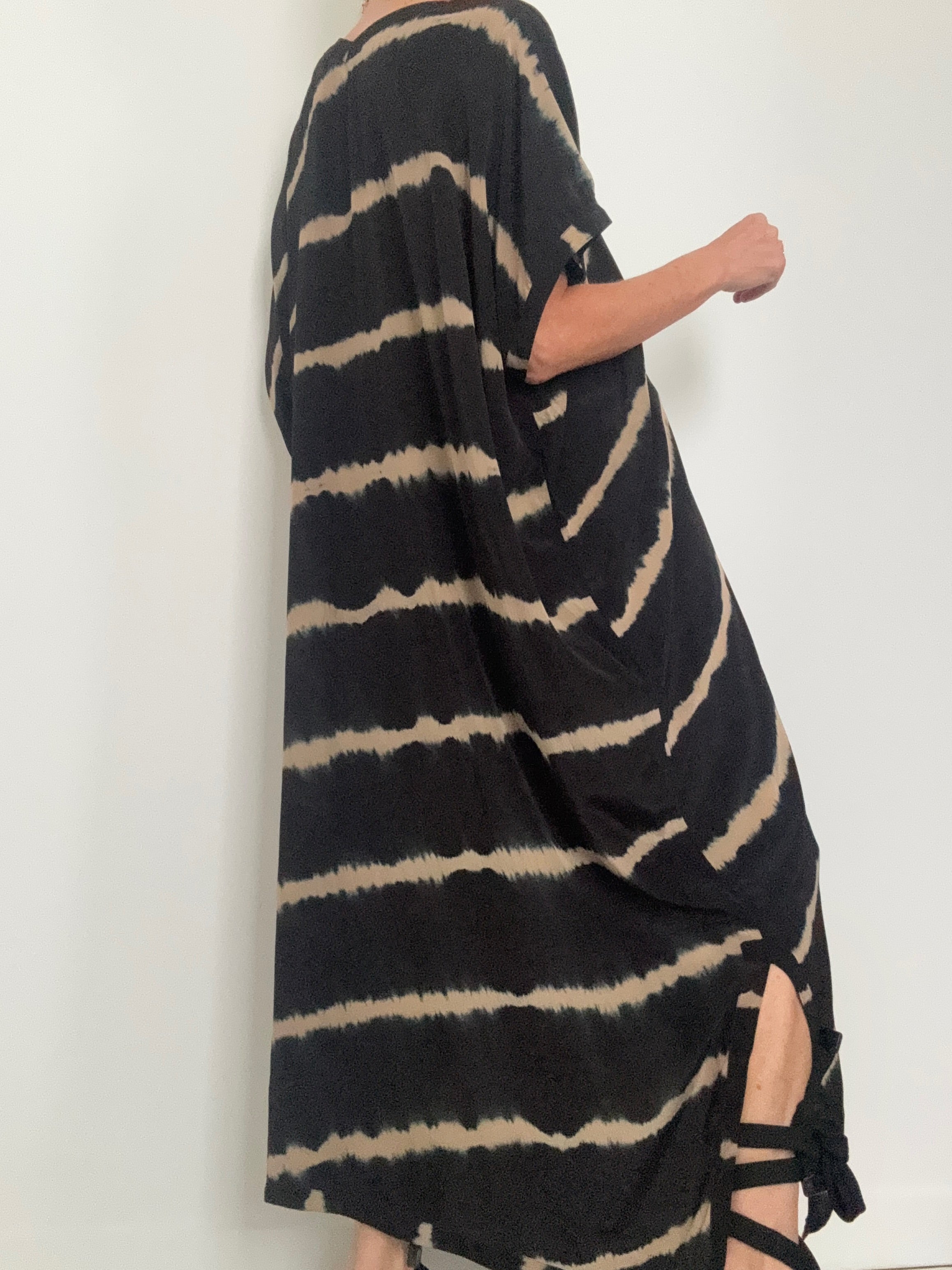 Nous Antwerp Dresses Sam Kaftan Dress Black Latte