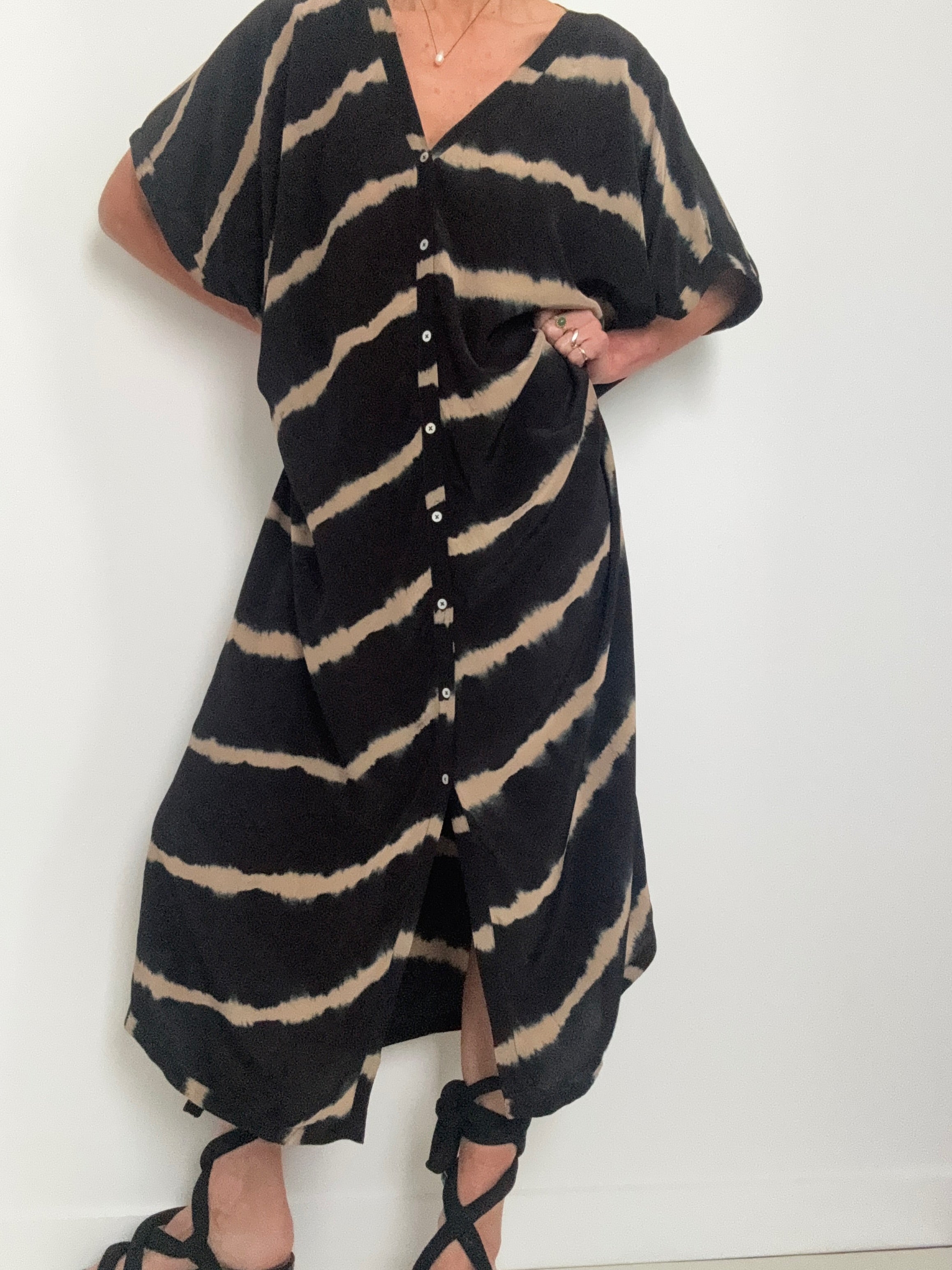 Nous Antwerp Dresses Sam Kaftan Dress Black Latte