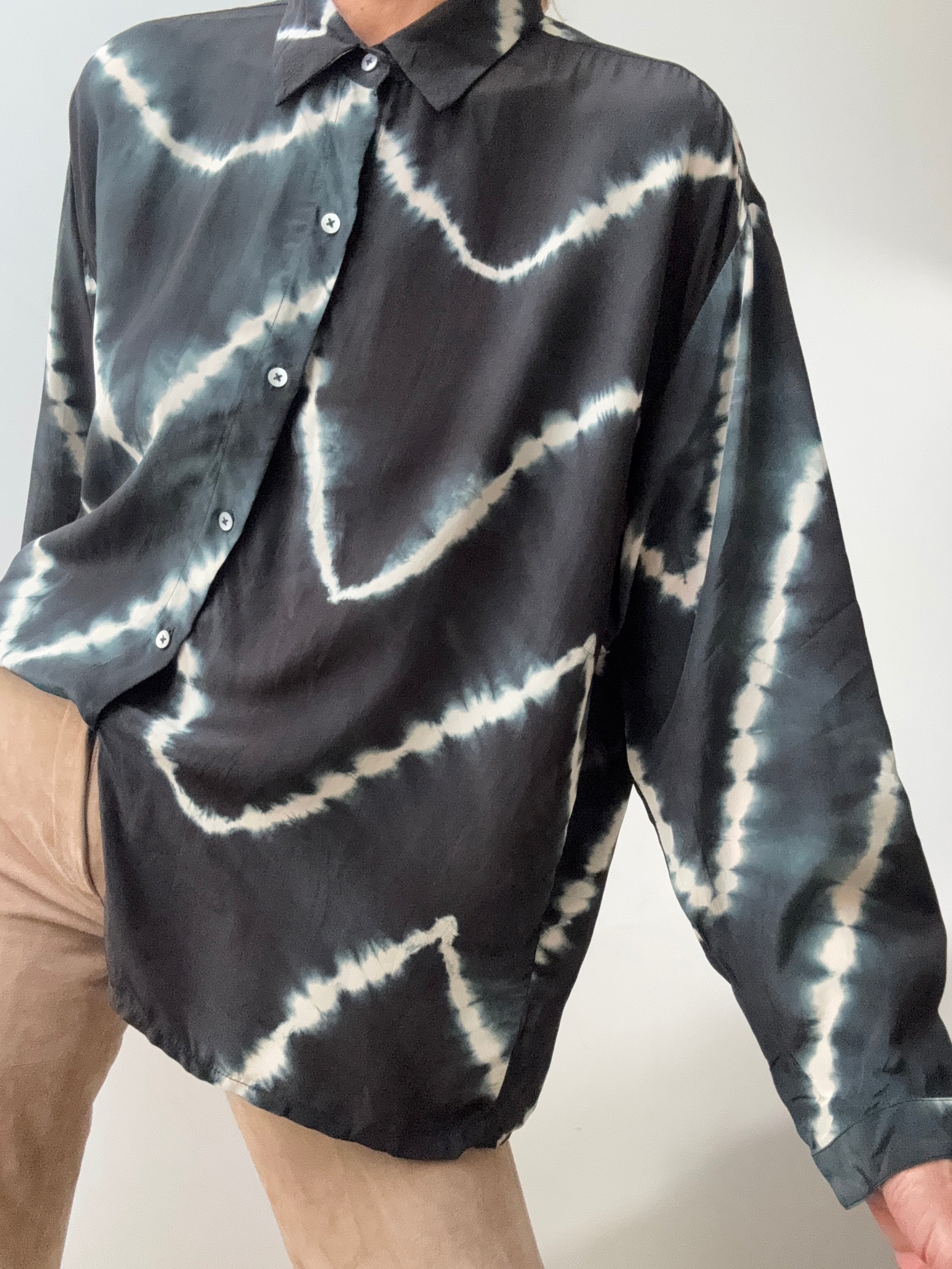 Nous Antwerp Shirts Meganne Blouse Tie Dye Black
