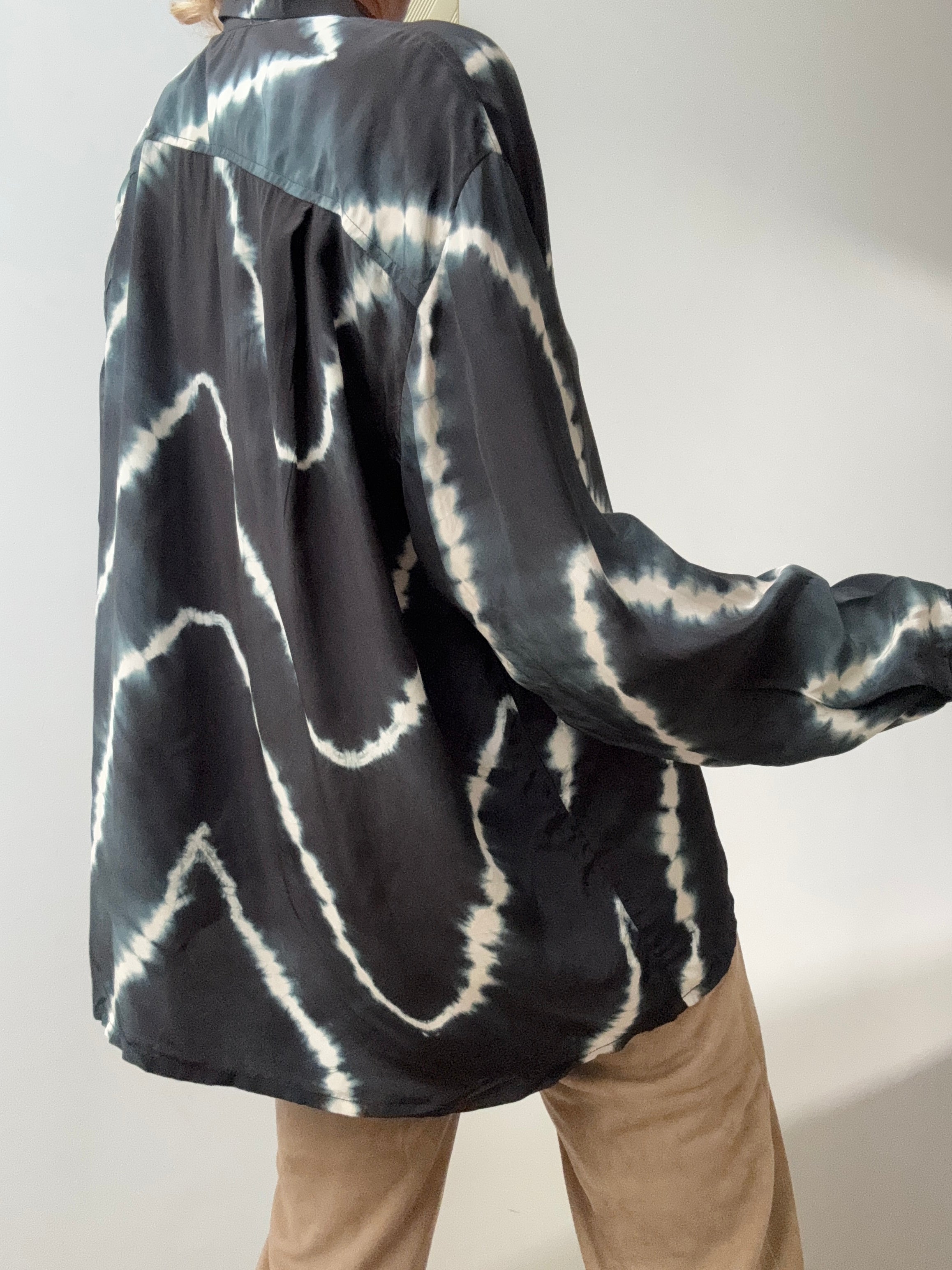 Nous Antwerp Shirts Meganne Blouse Tie Dye Black