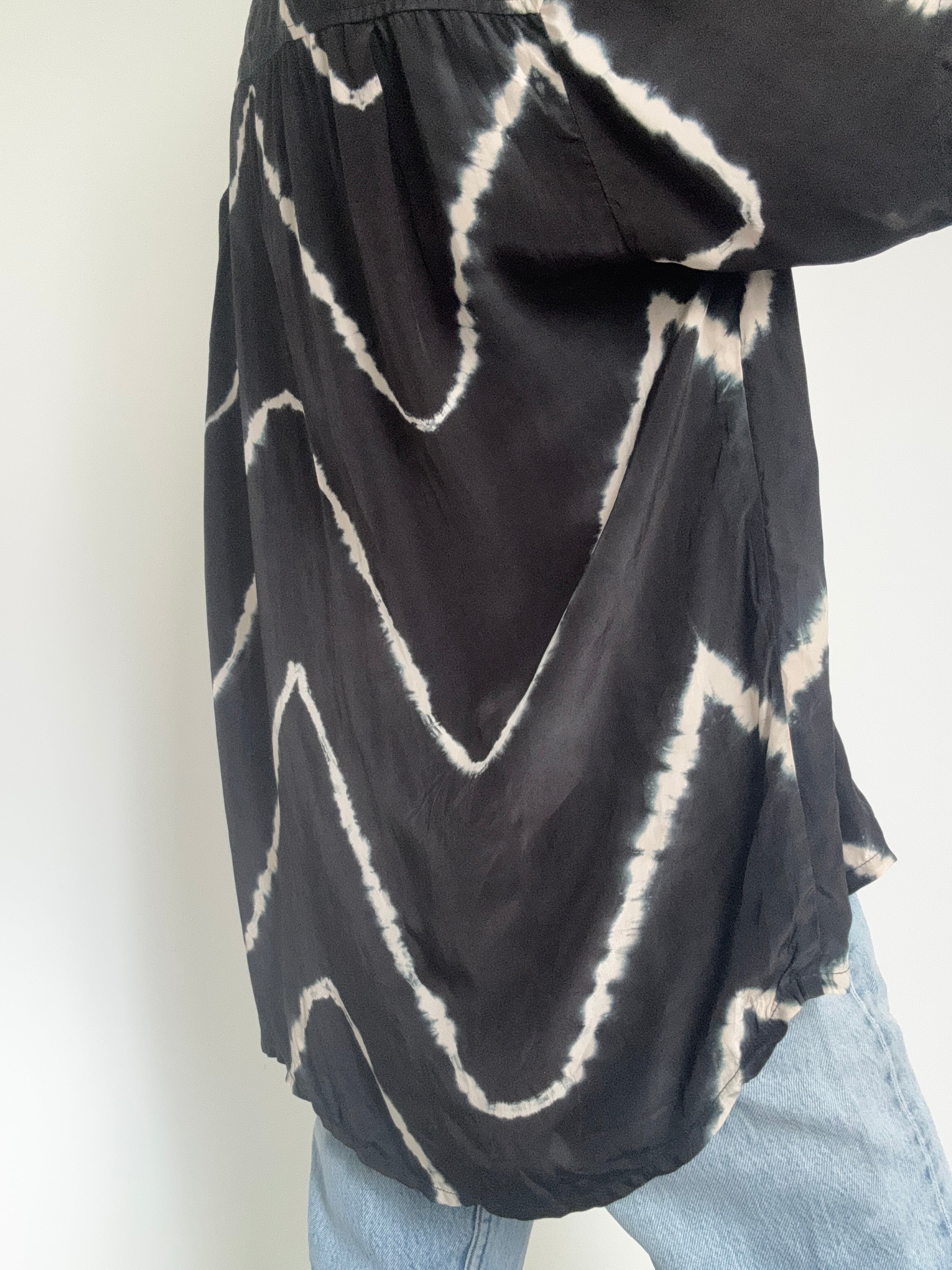 Nous Antwerp Shirts Stella Silk Shirt Black Tiedye