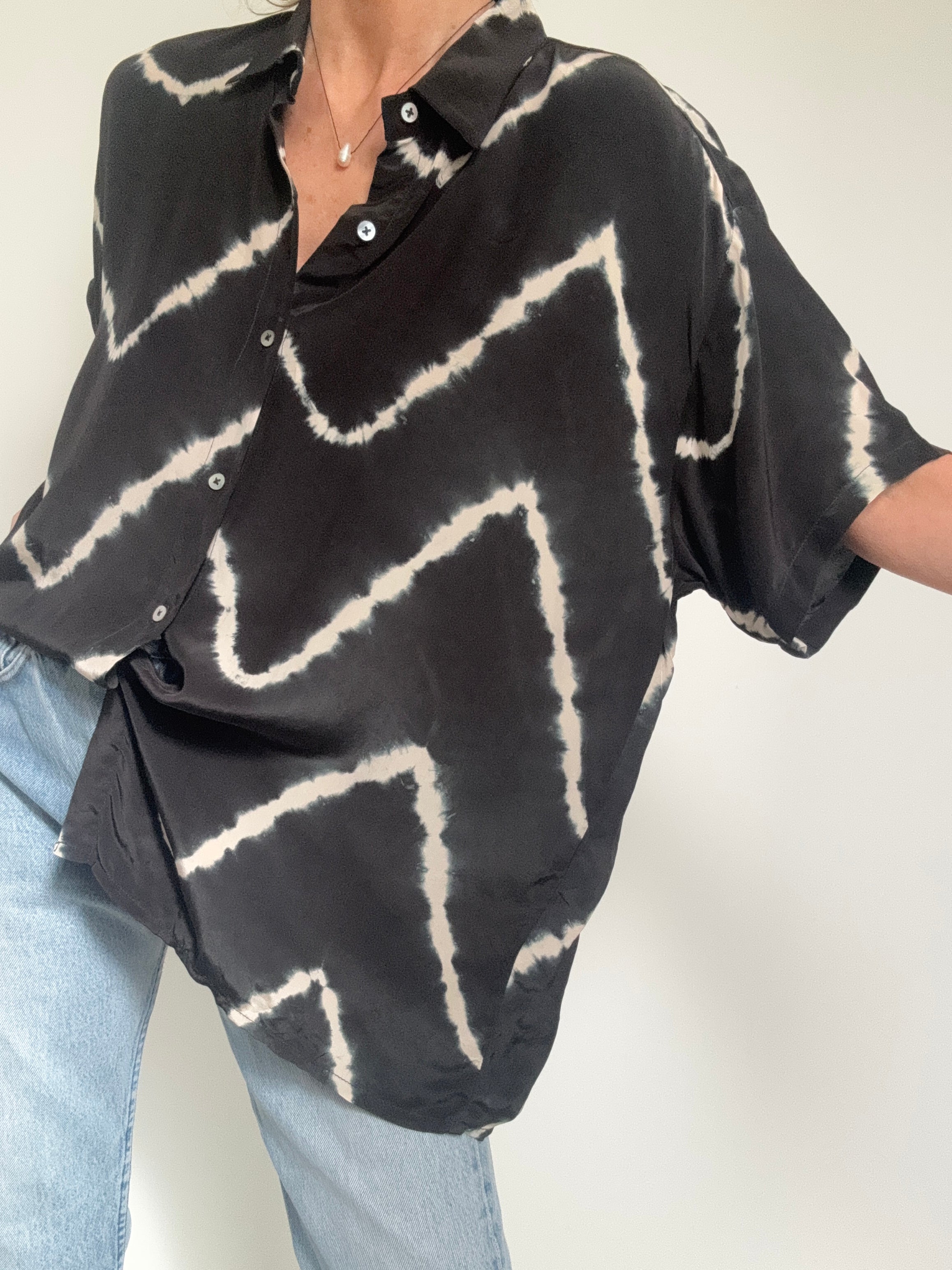Nous Antwerp Shirts Stella Silk Shirt Black Tiedye