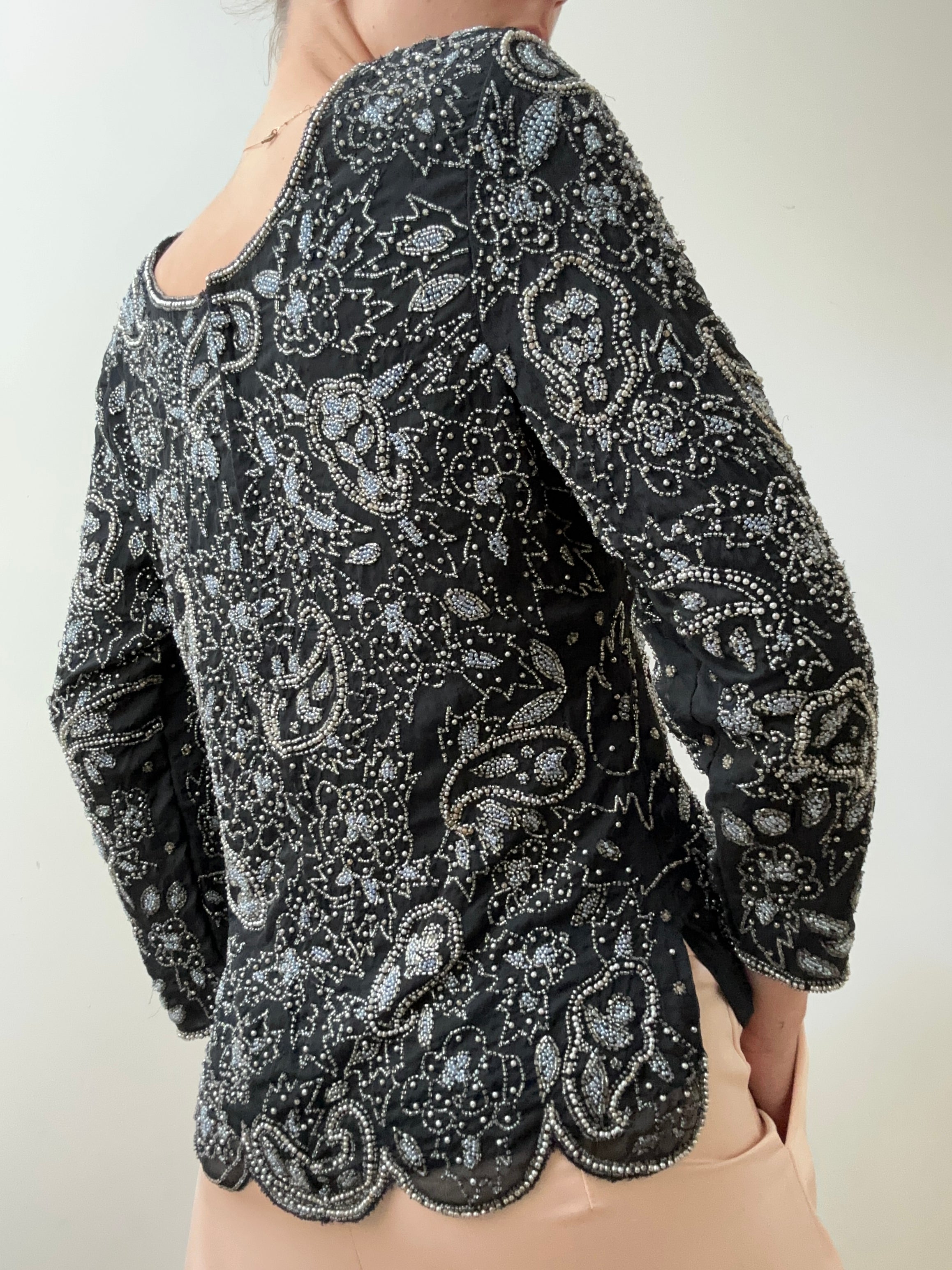 Praderio Tops Medium Blue And Silver Bead Paisley Top