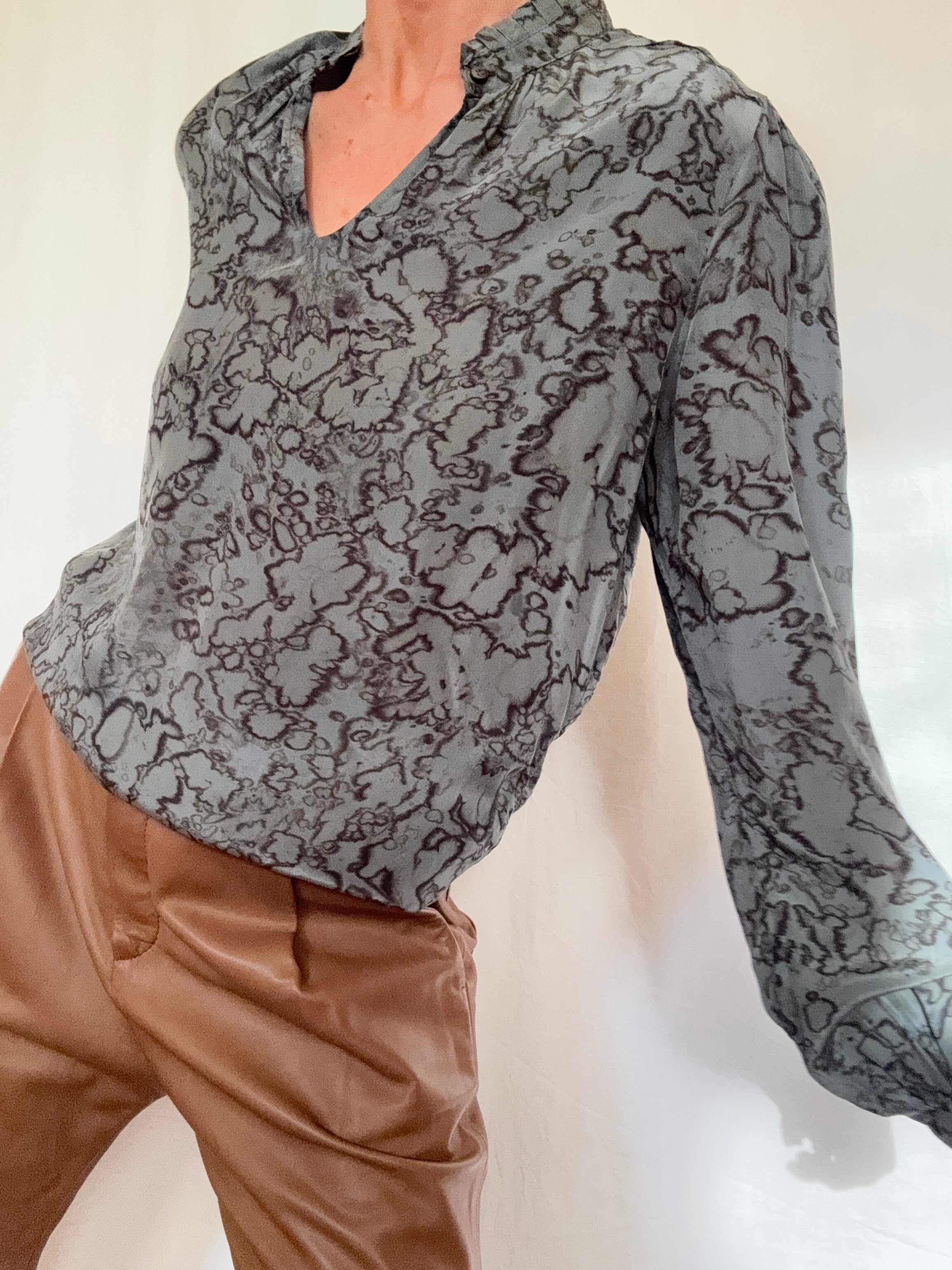 Project AJ 117 Blouses Glory Blouse Grey Marble