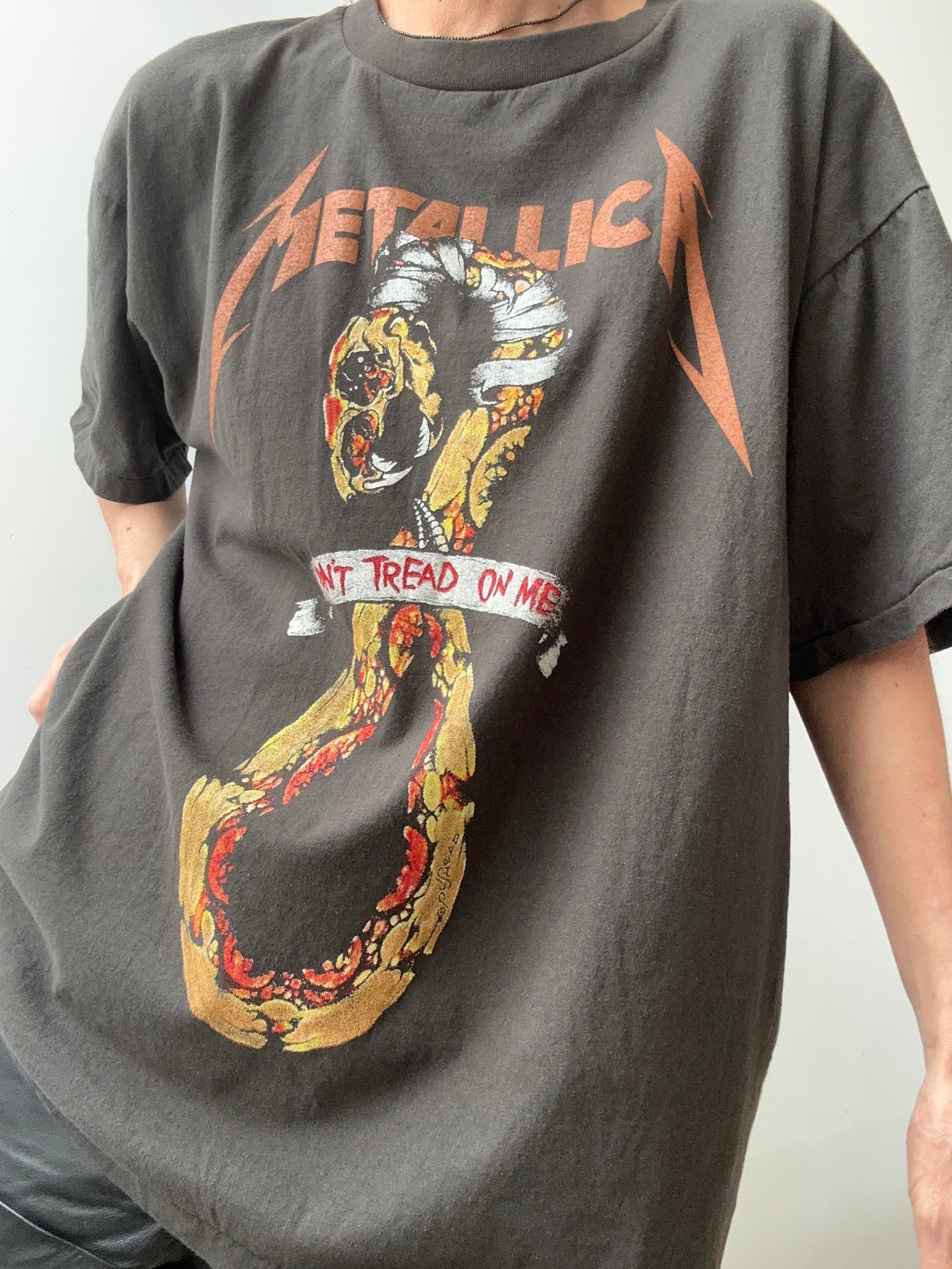 Future Nomads Tops XLarge Vintage Style Tee Metallica Black 22