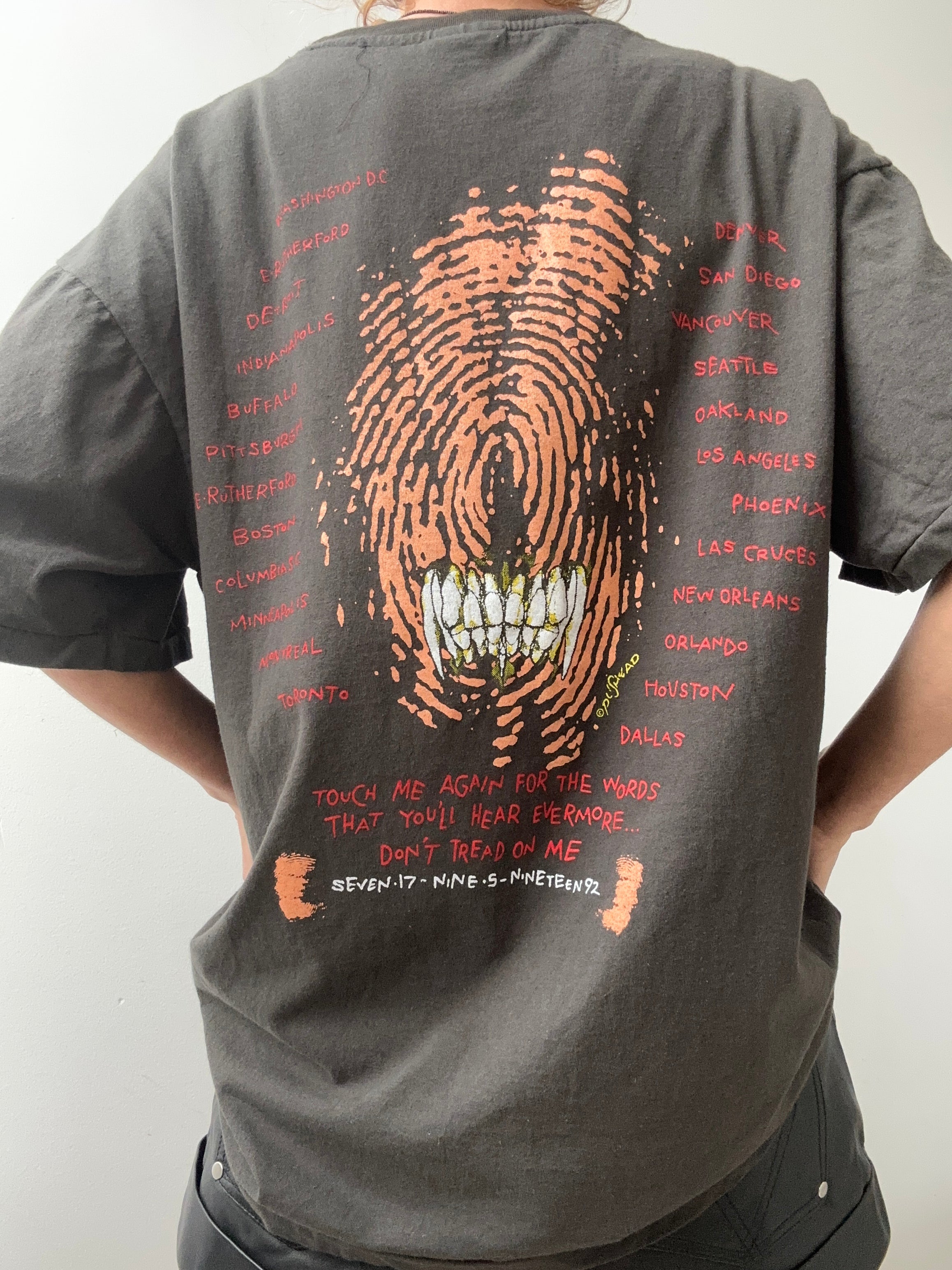 Future Nomads Tops XLarge Vintage Style Tee Metallica Black 22