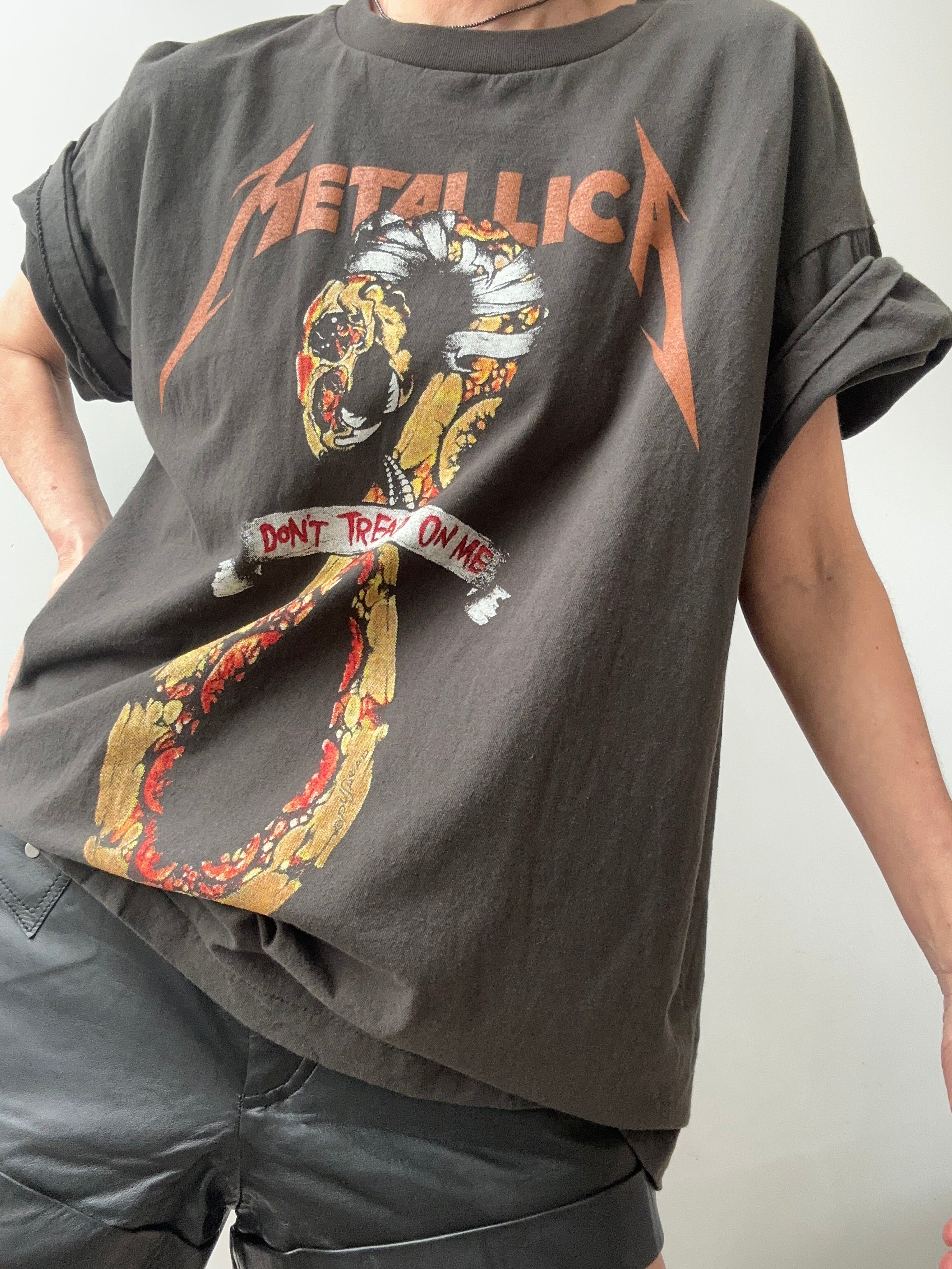 Future Nomads Tops XLarge Vintage Style Tee Metallica Black 22