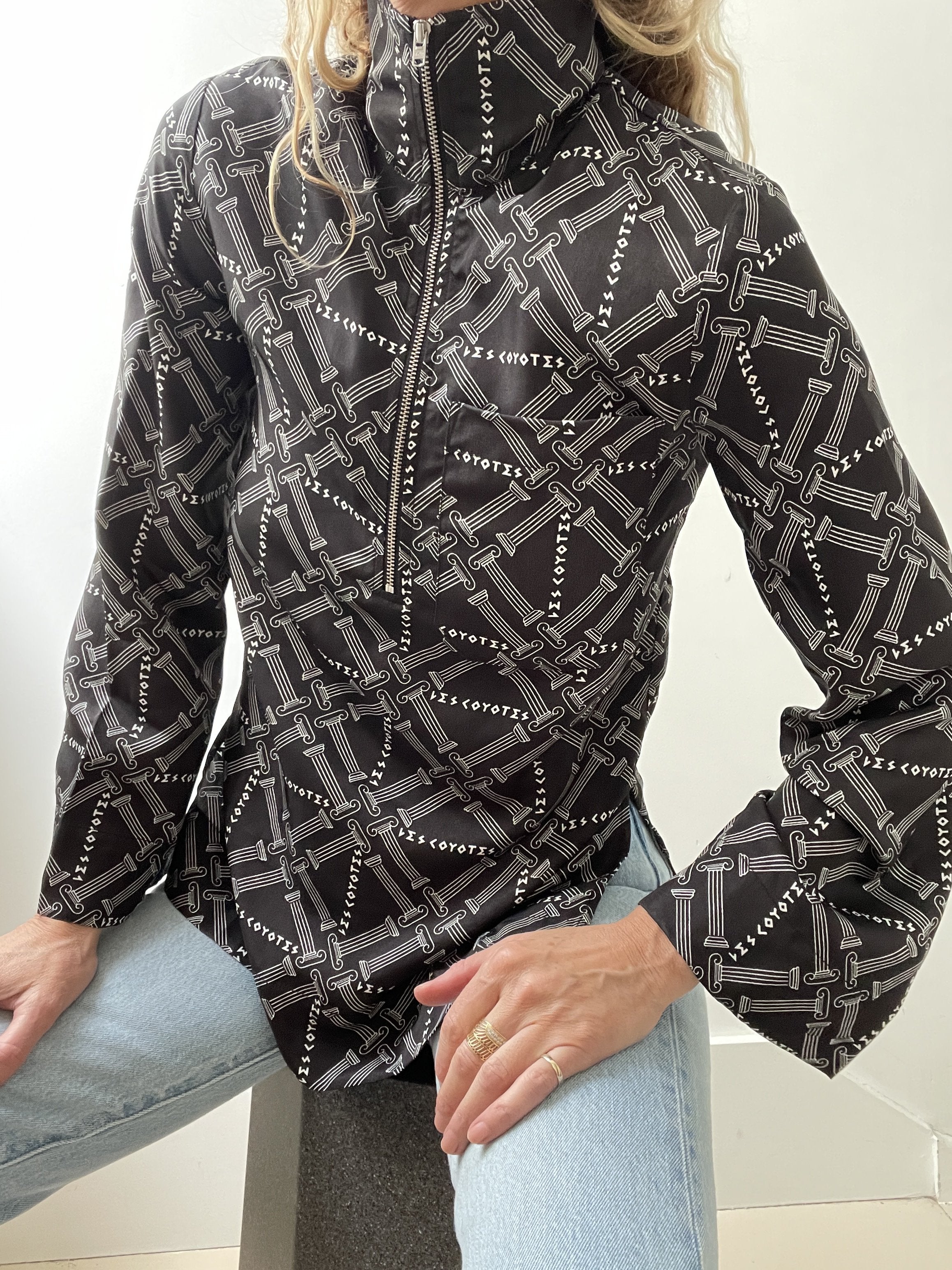 Les Coyotes Pillar Top | Shirts
