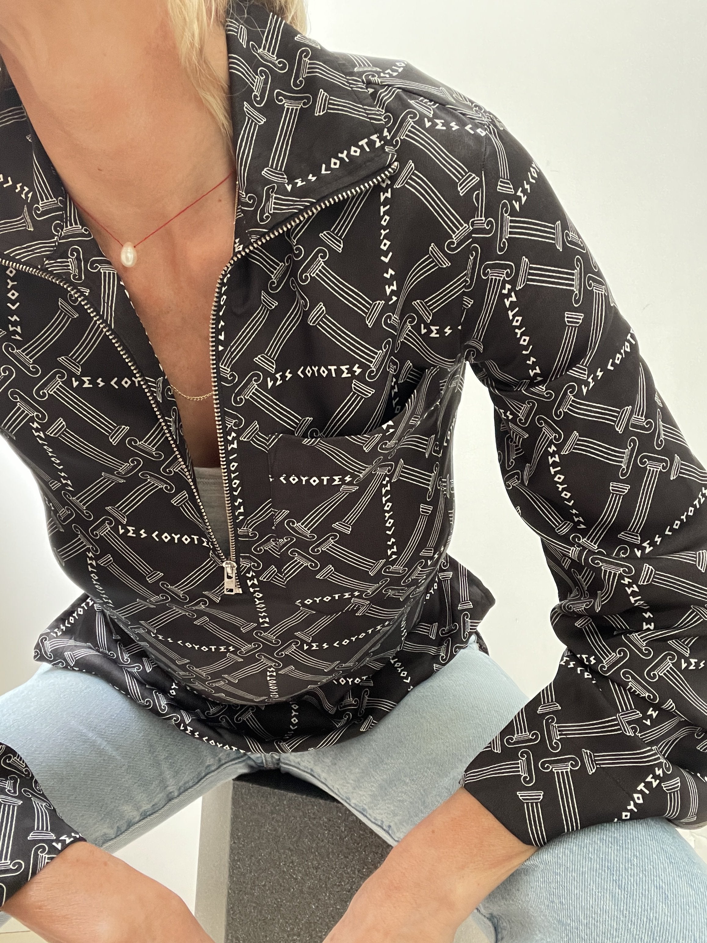 Les Coyotes Pillar Top | Shirts
