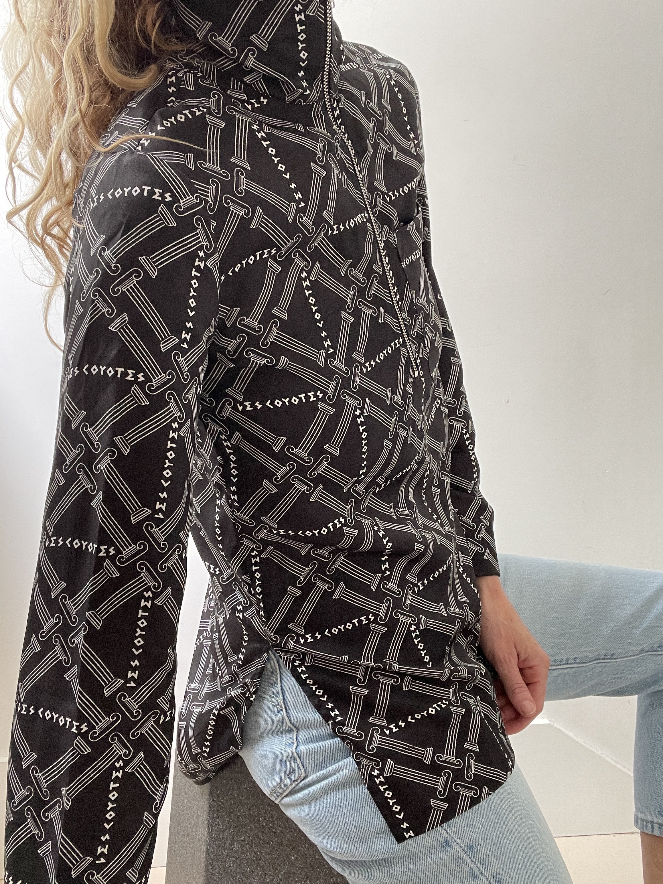 Les Coyotes Pillar Top | Shirts
