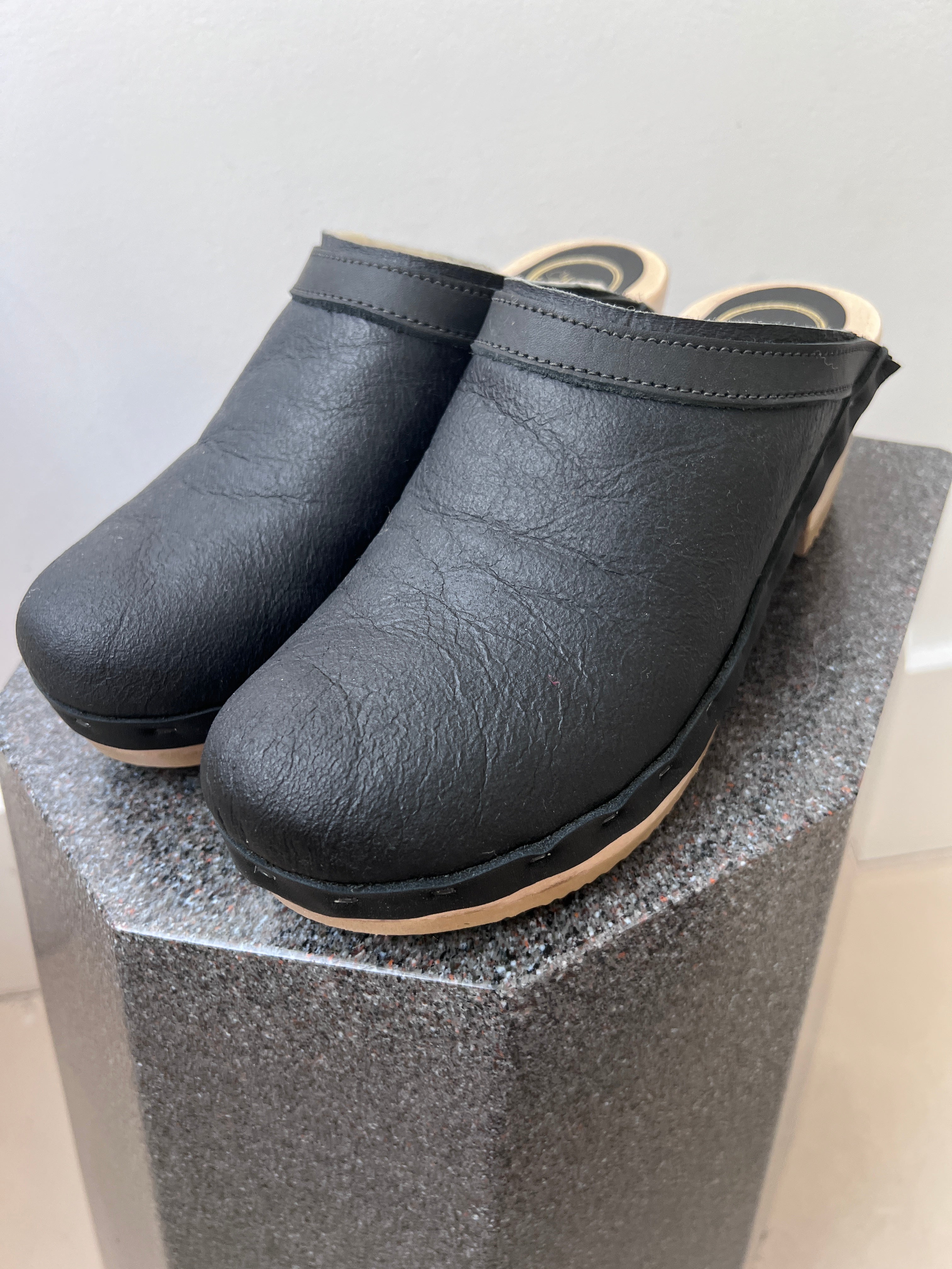 No. 6 Dakota Shearling Clog | Shoes