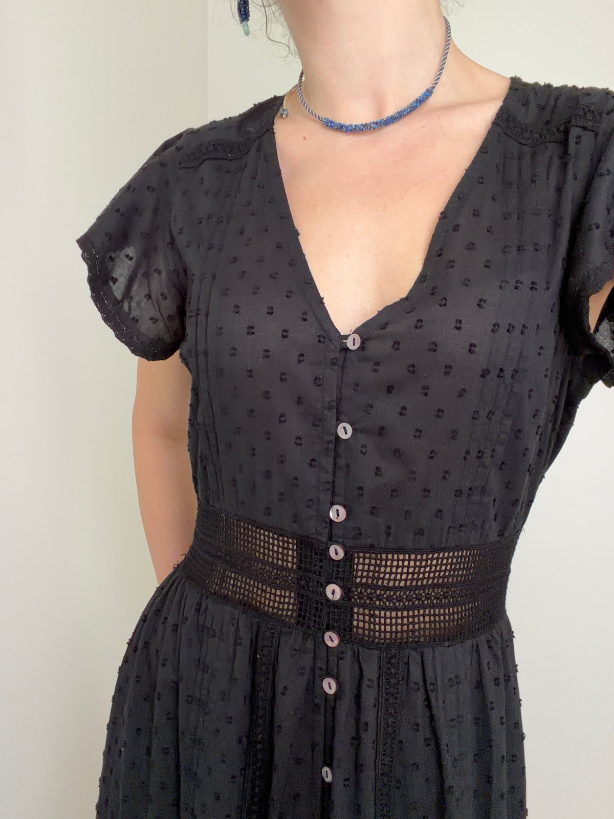 Nyla Beach Midi Dress Black