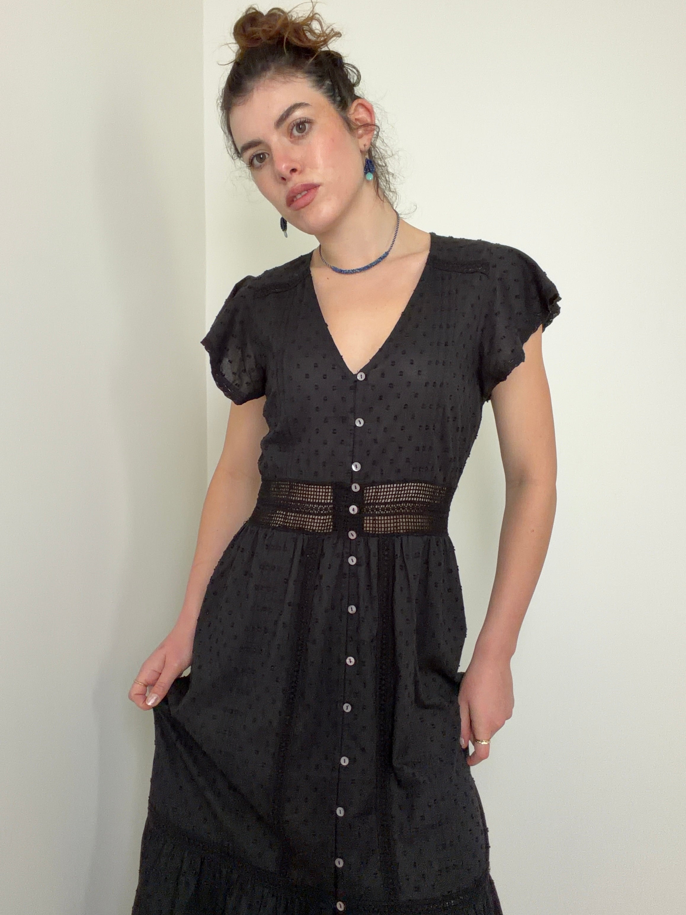 Nyla Beach Midi Dress Black