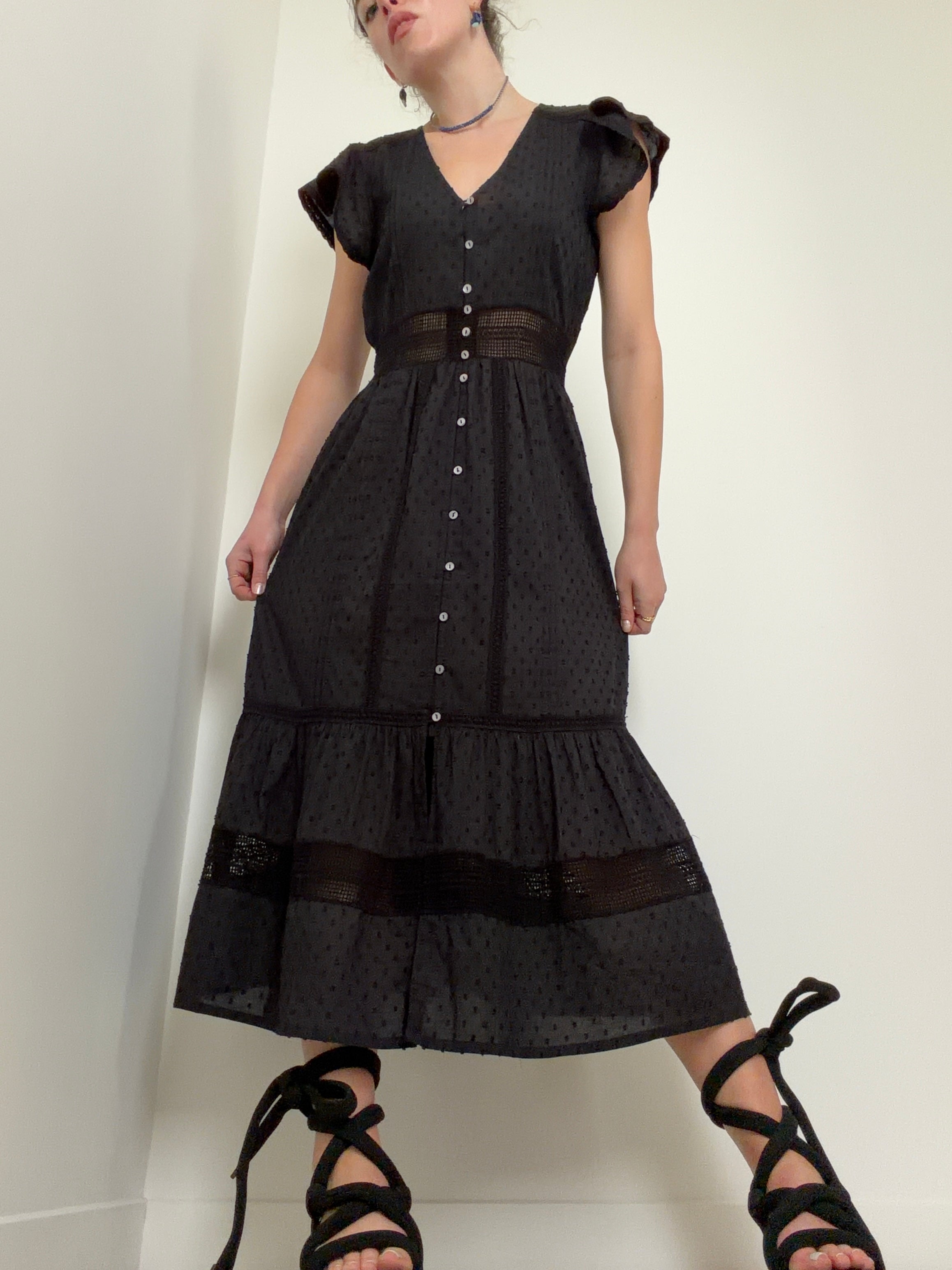 Nyla Beach Midi Dress Black