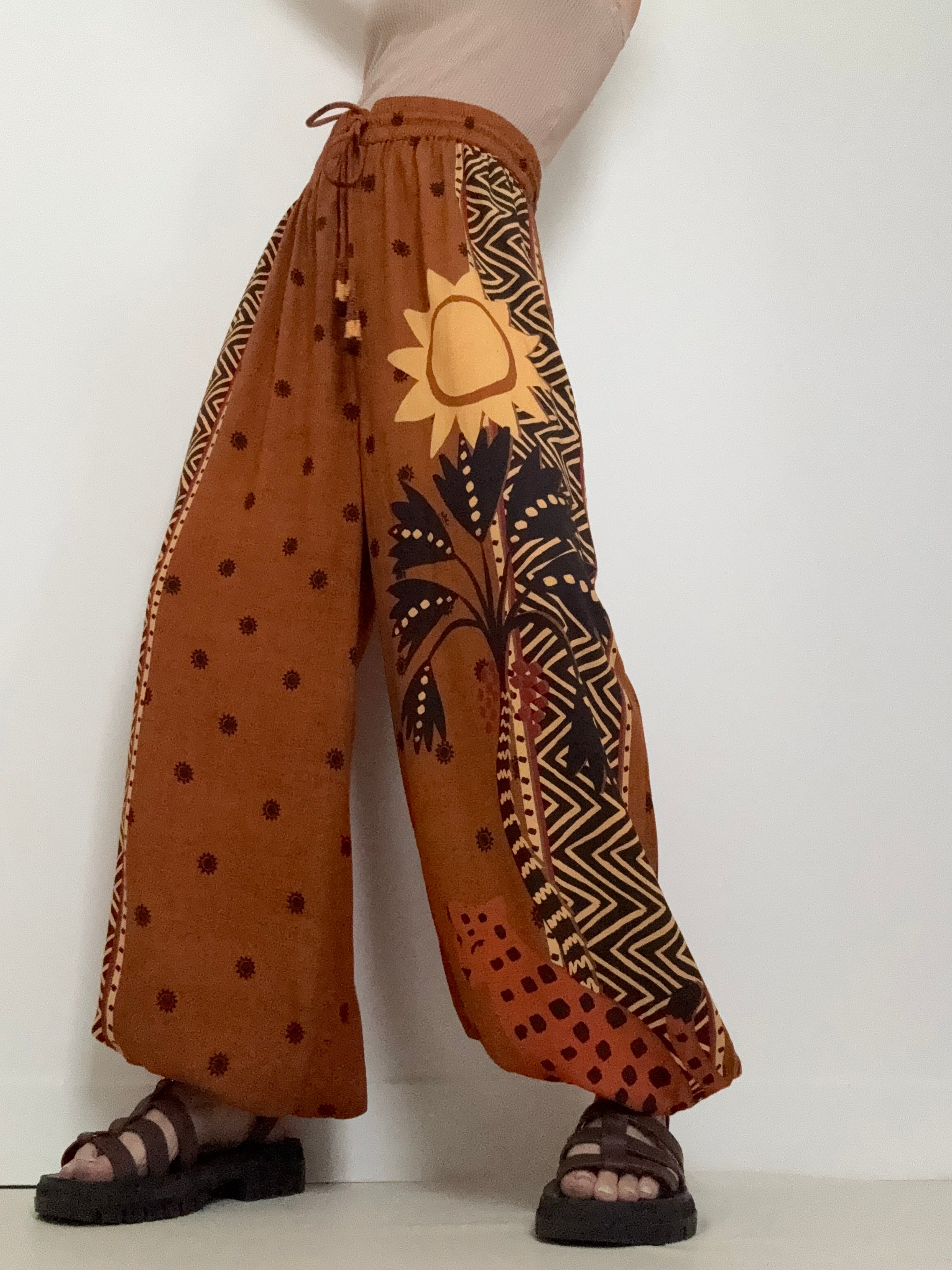 Tropical Sun Printed Balloon Pants Tan