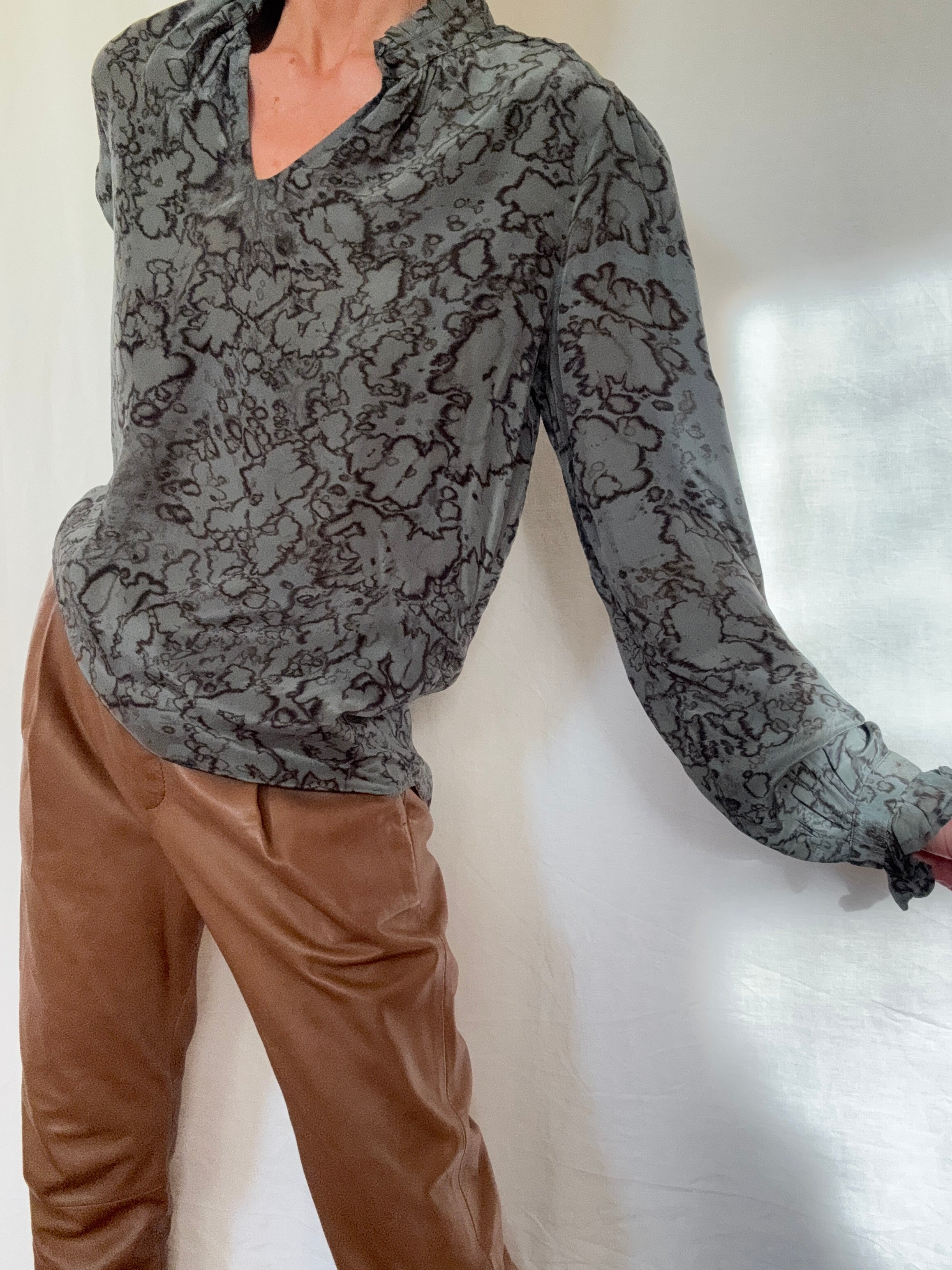 Glory Blouse Grey Marble