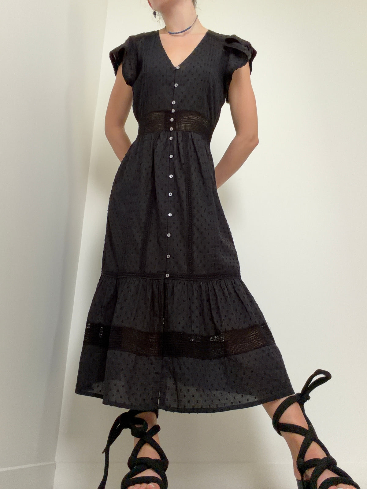 Nyla Beach Midi Dress Black