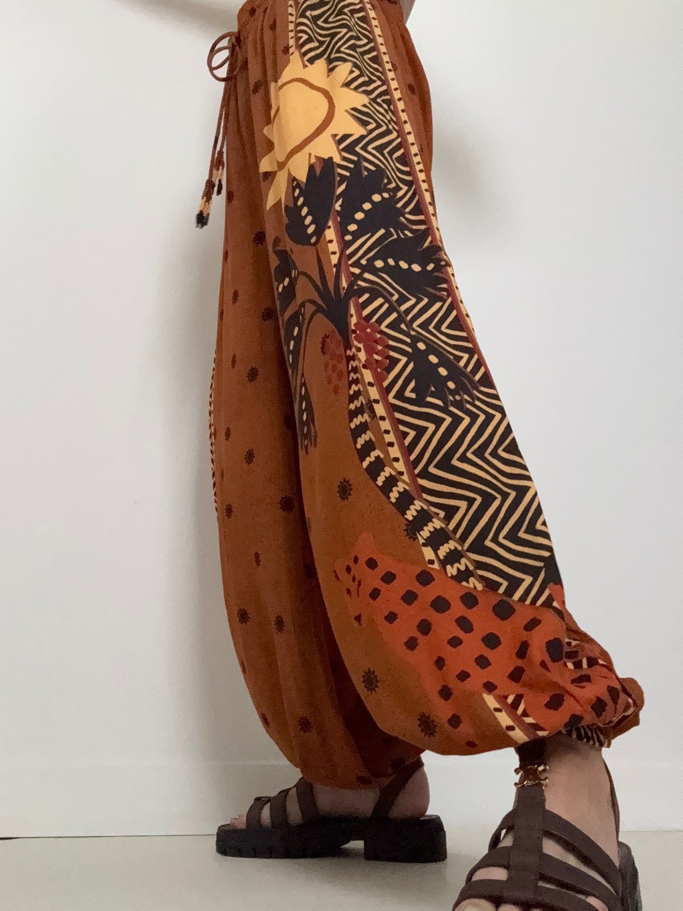 Farm Rio Pants Tropical Sun Printed Balloon Pants Tan