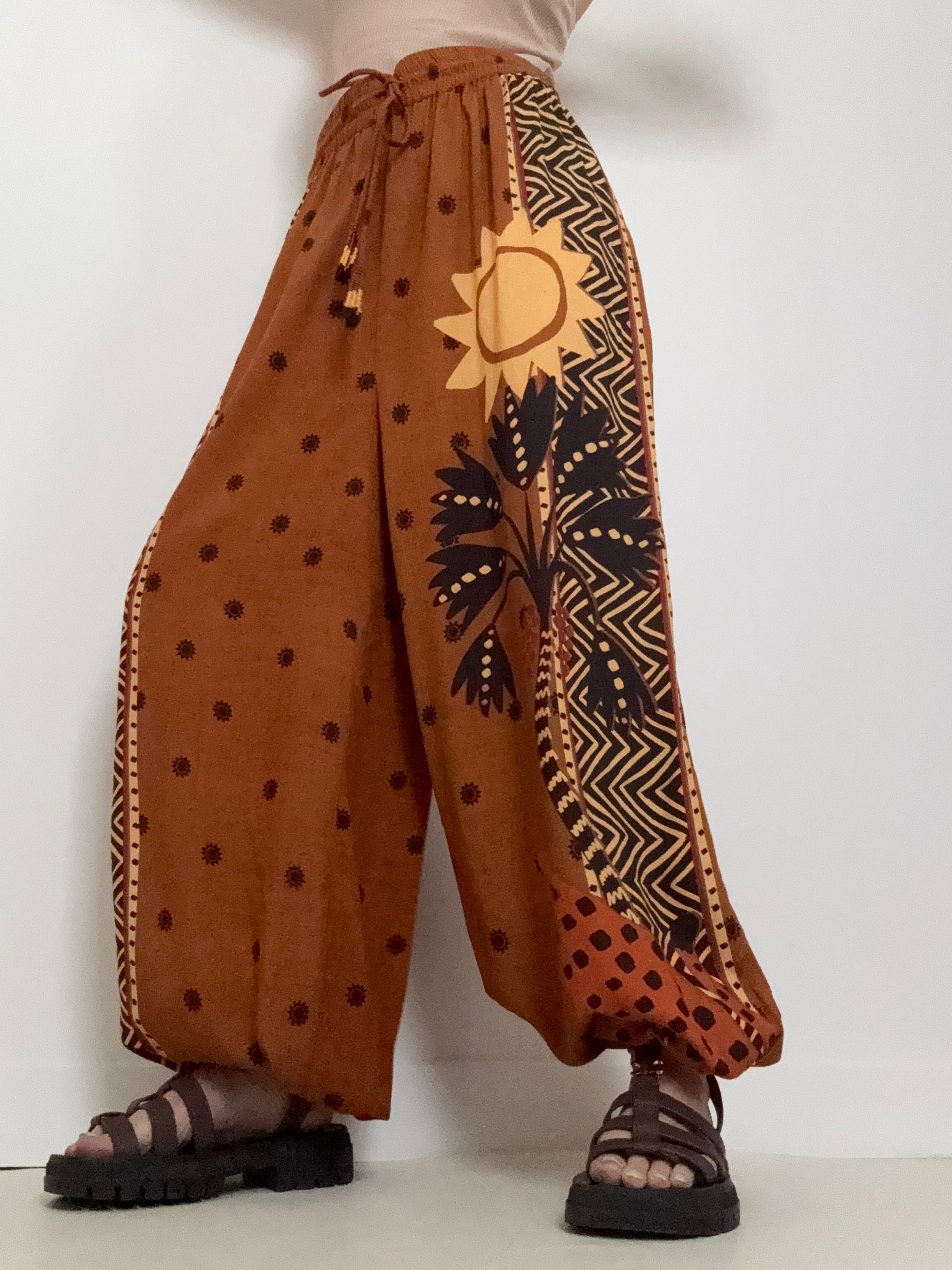 Farm Rio Pants Tropical Sun Printed Balloon Pants Tan