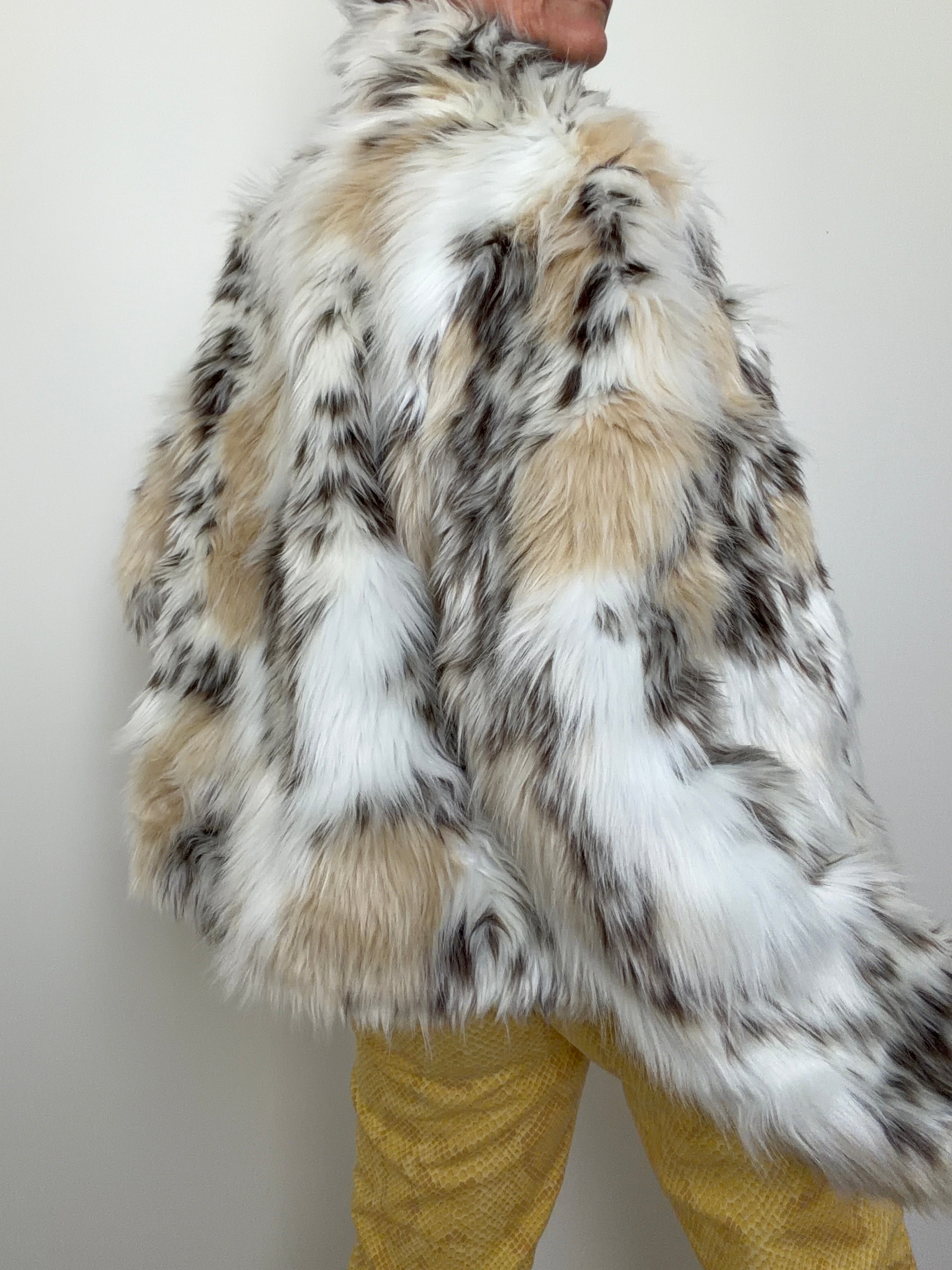 Future Nomads Jackets Medium Into The Wild Fur Jacket