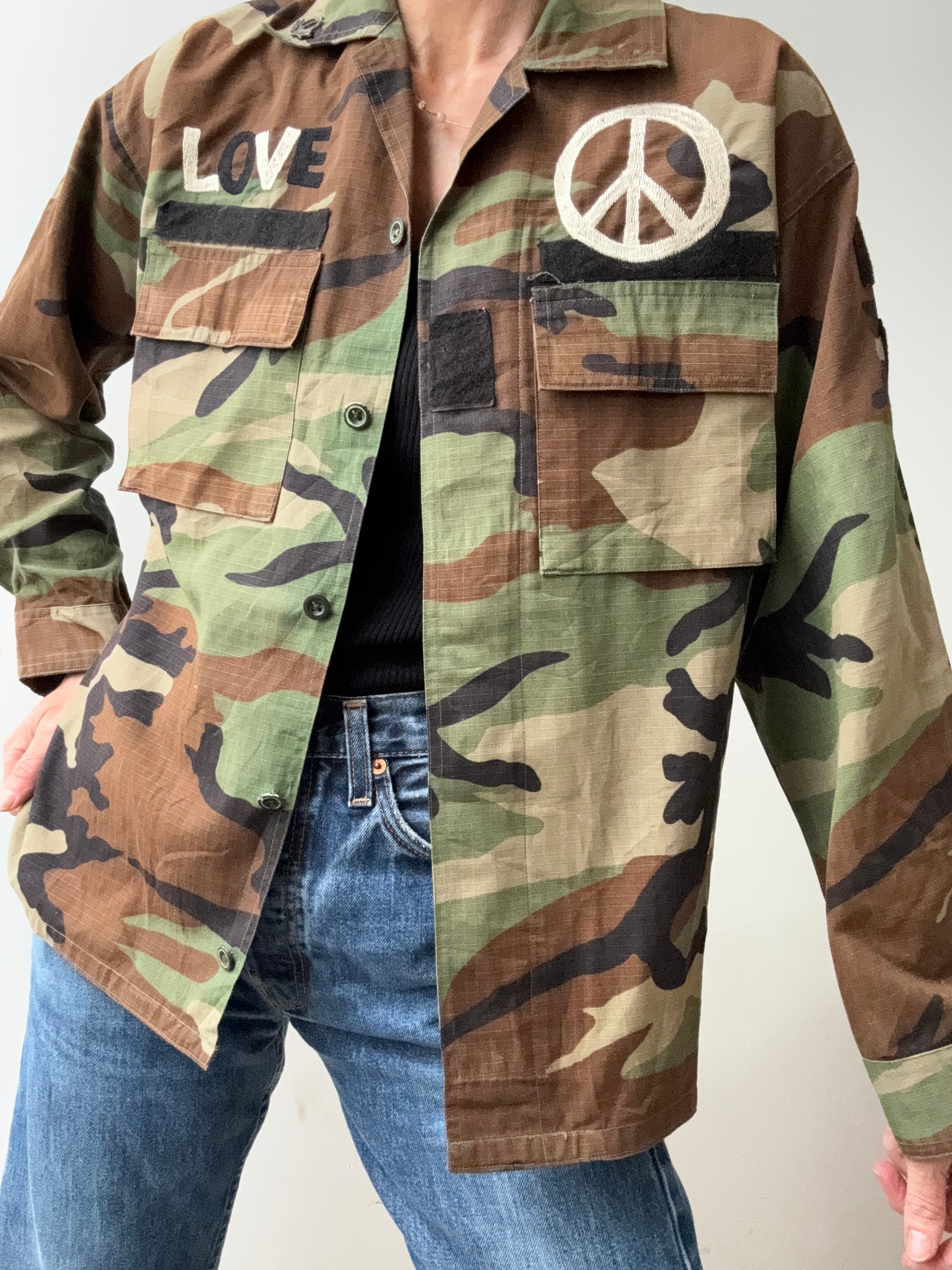 Future Nomads Jackets Small Peace Love Camo Shirt SS247