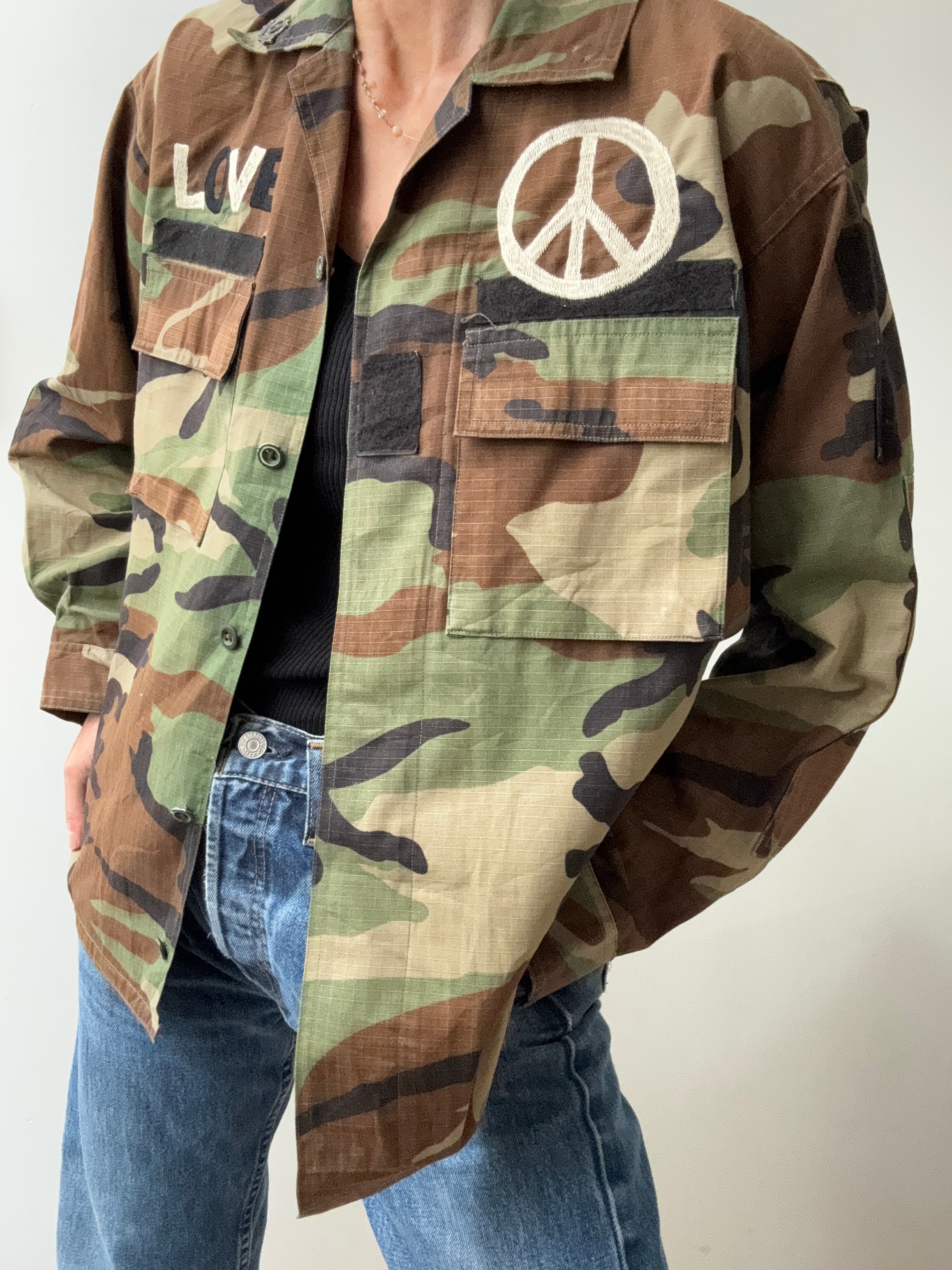 Future Nomads Jackets Small Peace Love Camo Shirt SS247