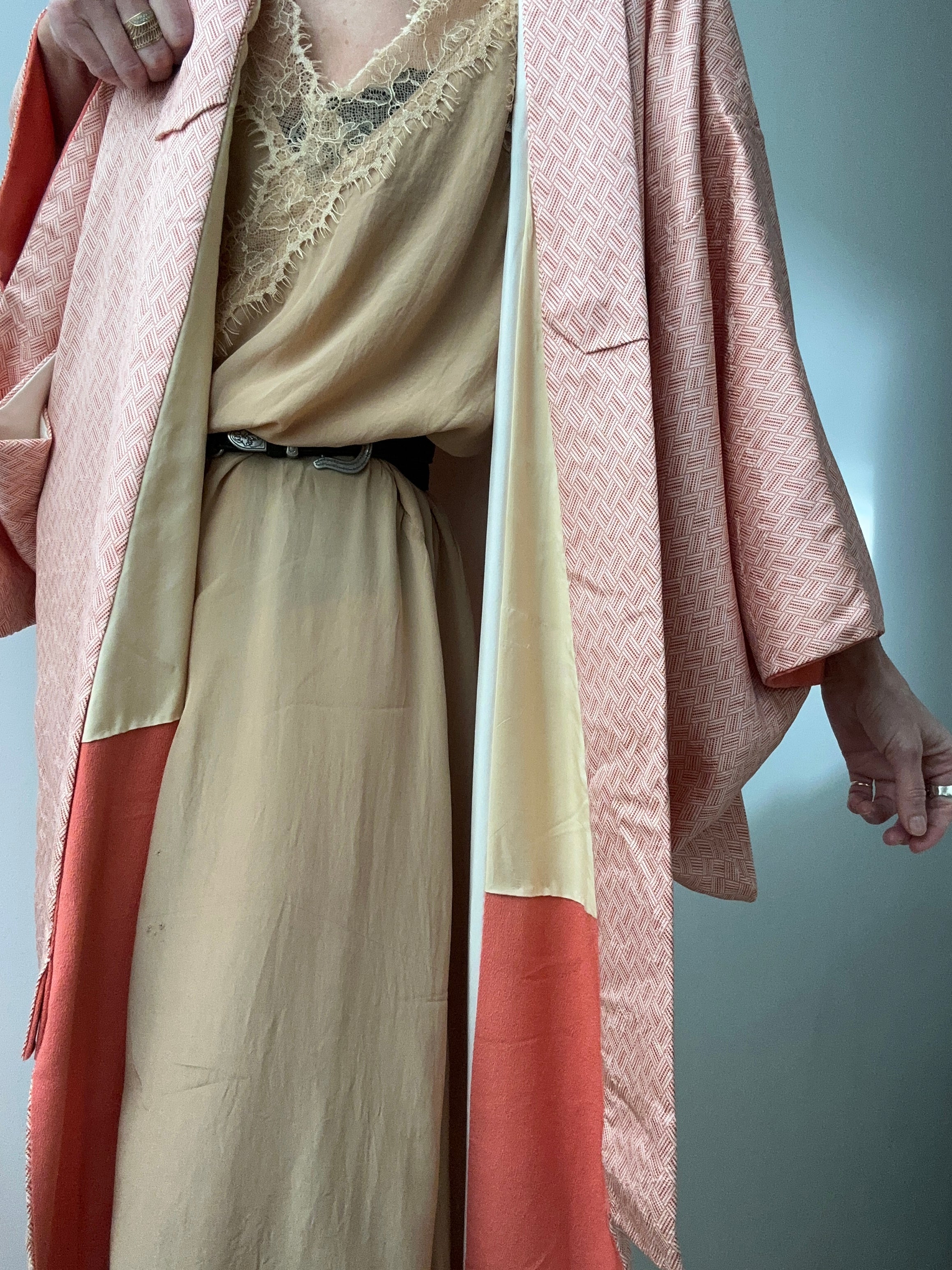 Future Nomads Kimonos Free Size Long Silk Weave Design Kimono