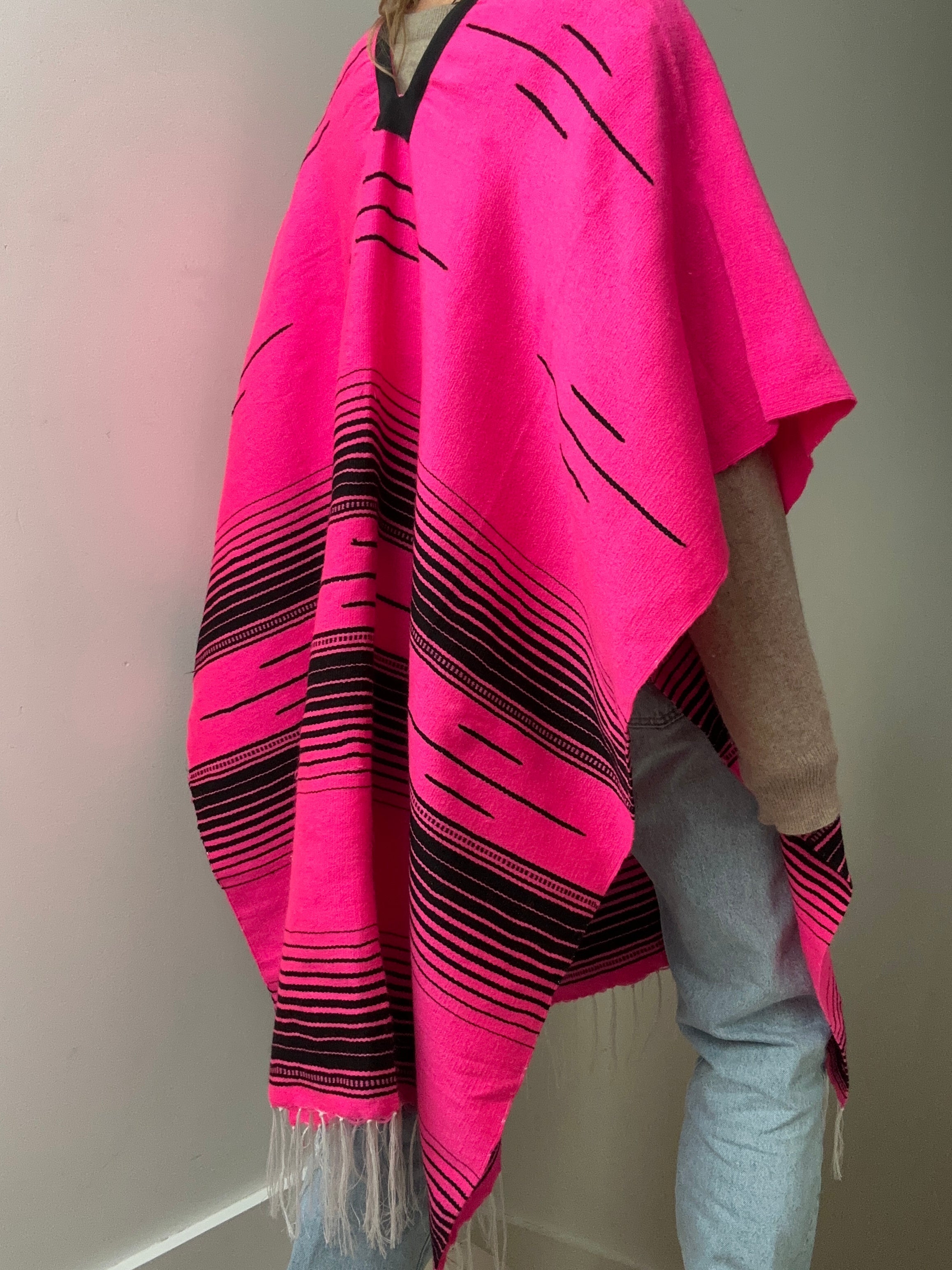En Telar Woven Poncho Pink | Ponchos
