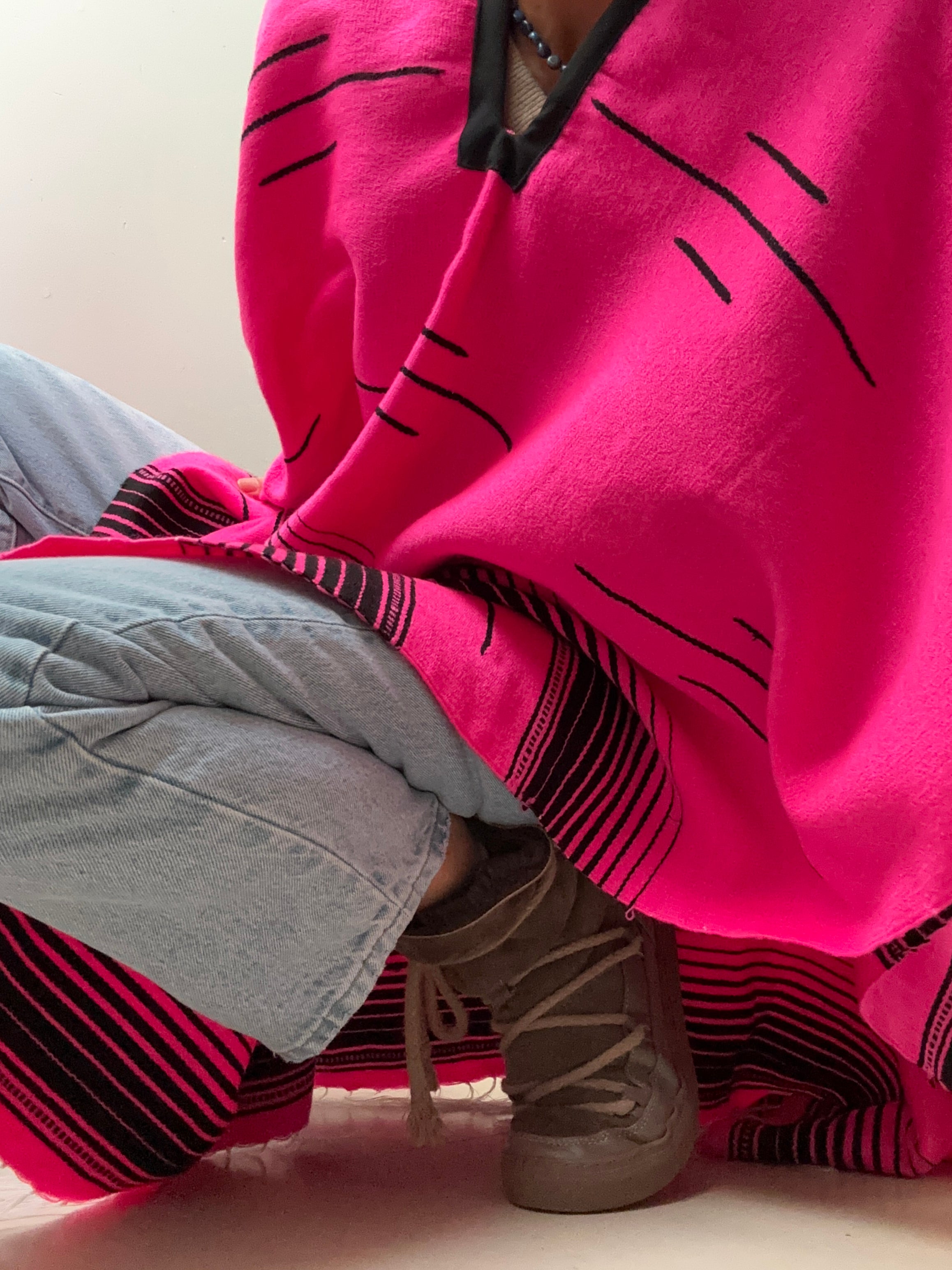 En Telar Woven Poncho Pink | Ponchos